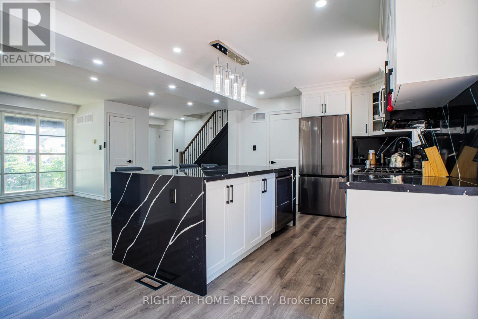 77 Elford Crescent, Hamilton, Ontario  L8K 5K8 - Photo 14 - X12804516