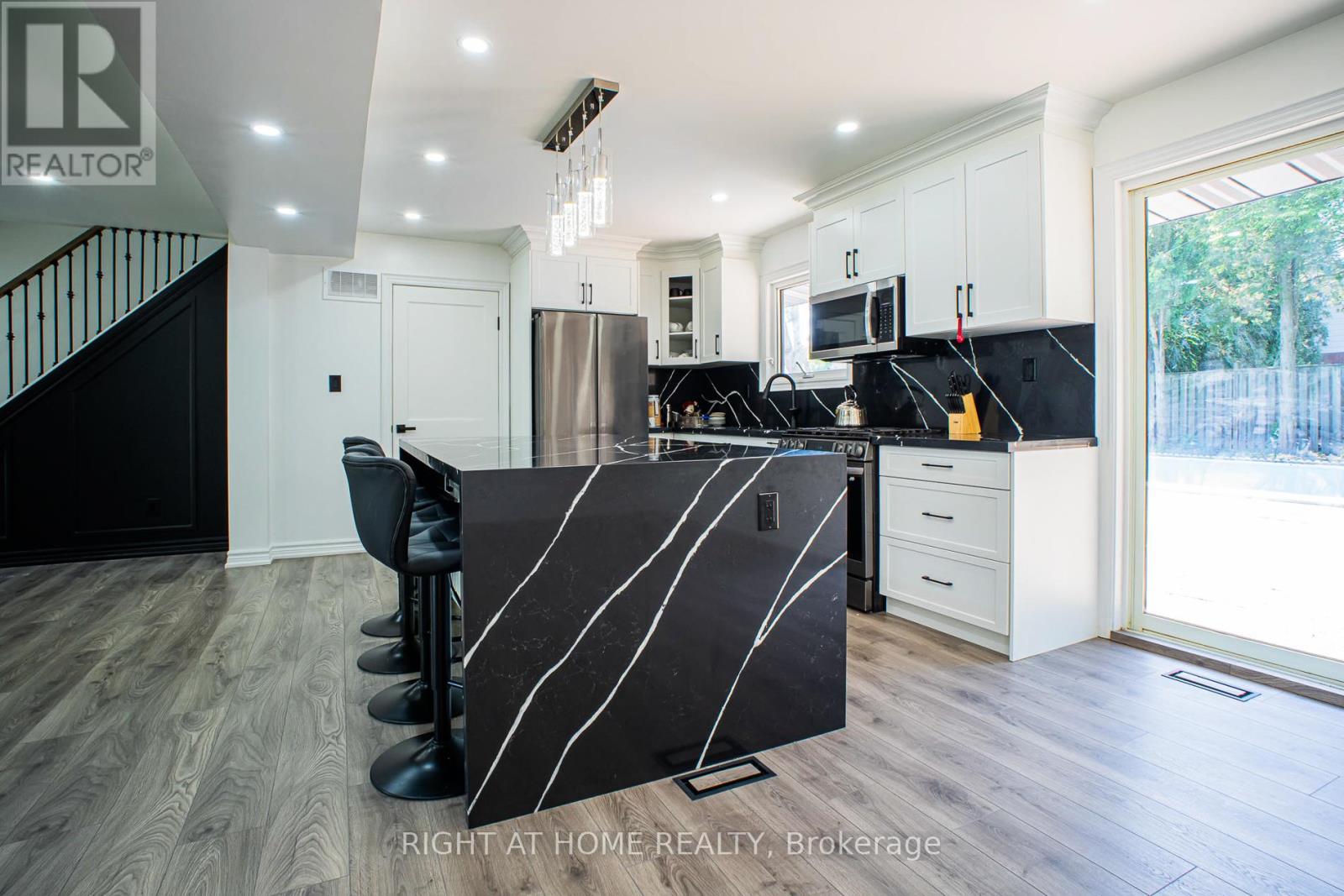 77 Elford Crescent, Hamilton, Ontario  L8K 5K8 - Photo 15 - X12804516