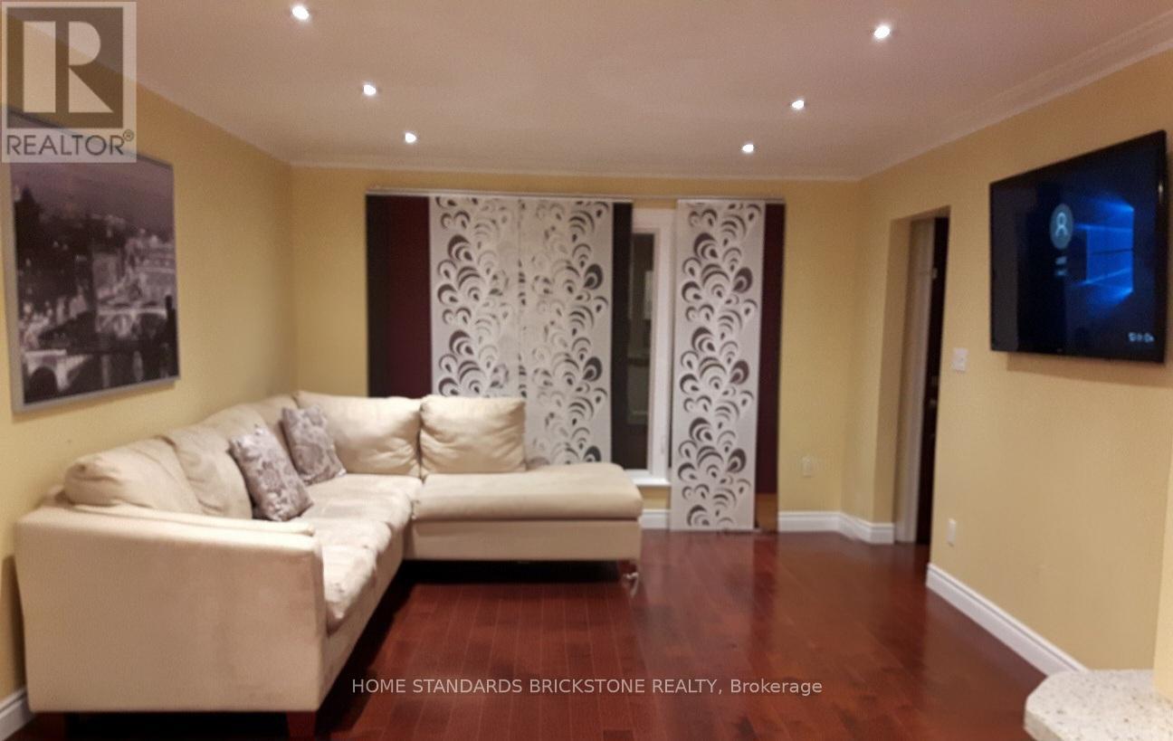 126 Brighton Avenue, Toronto, Ontario  M3H 4C8 - Photo 3 - C12804090