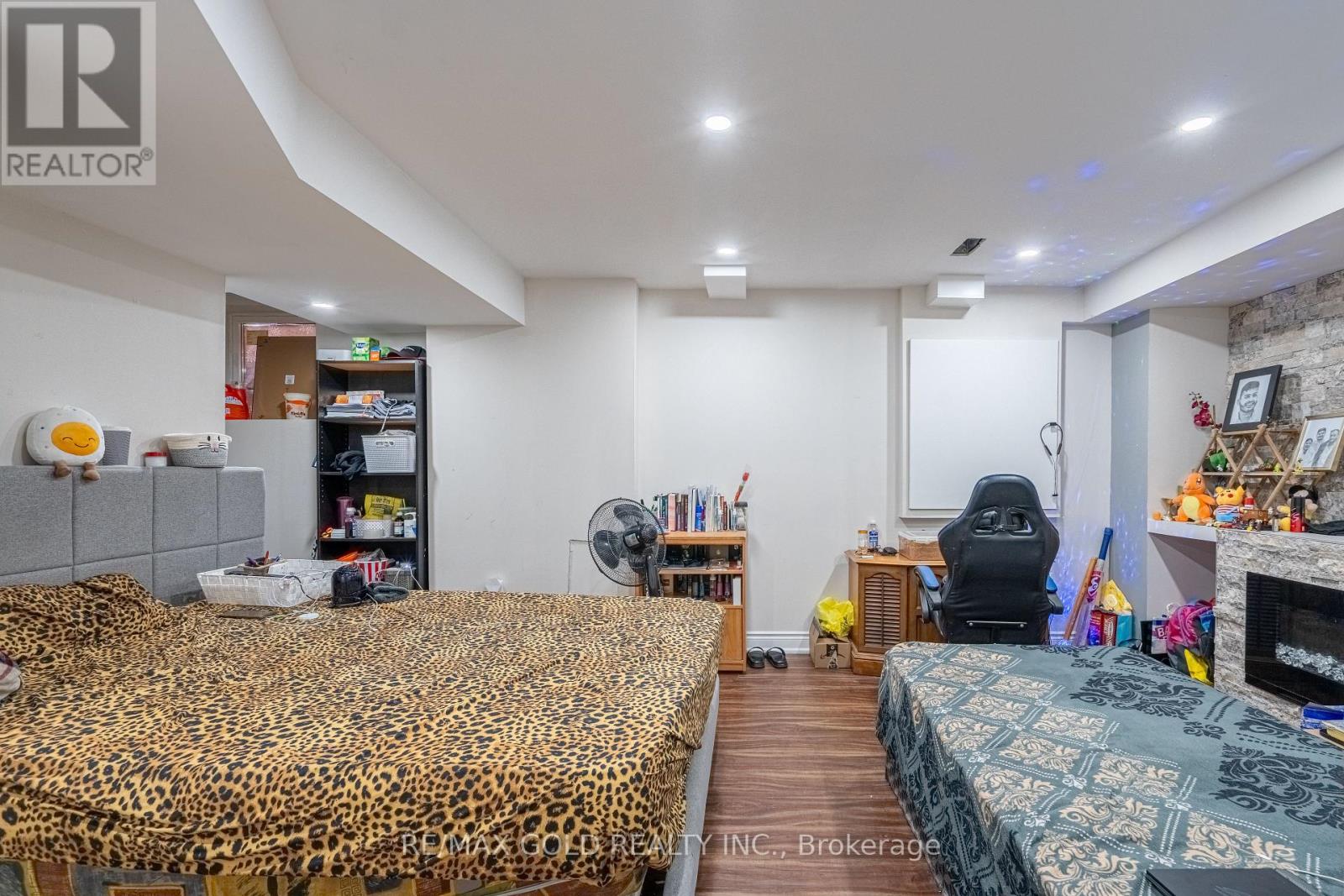 32 Courtsfield Crescent, Brampton, Ontario  L7A 2E2 - Photo 21 - W12761872