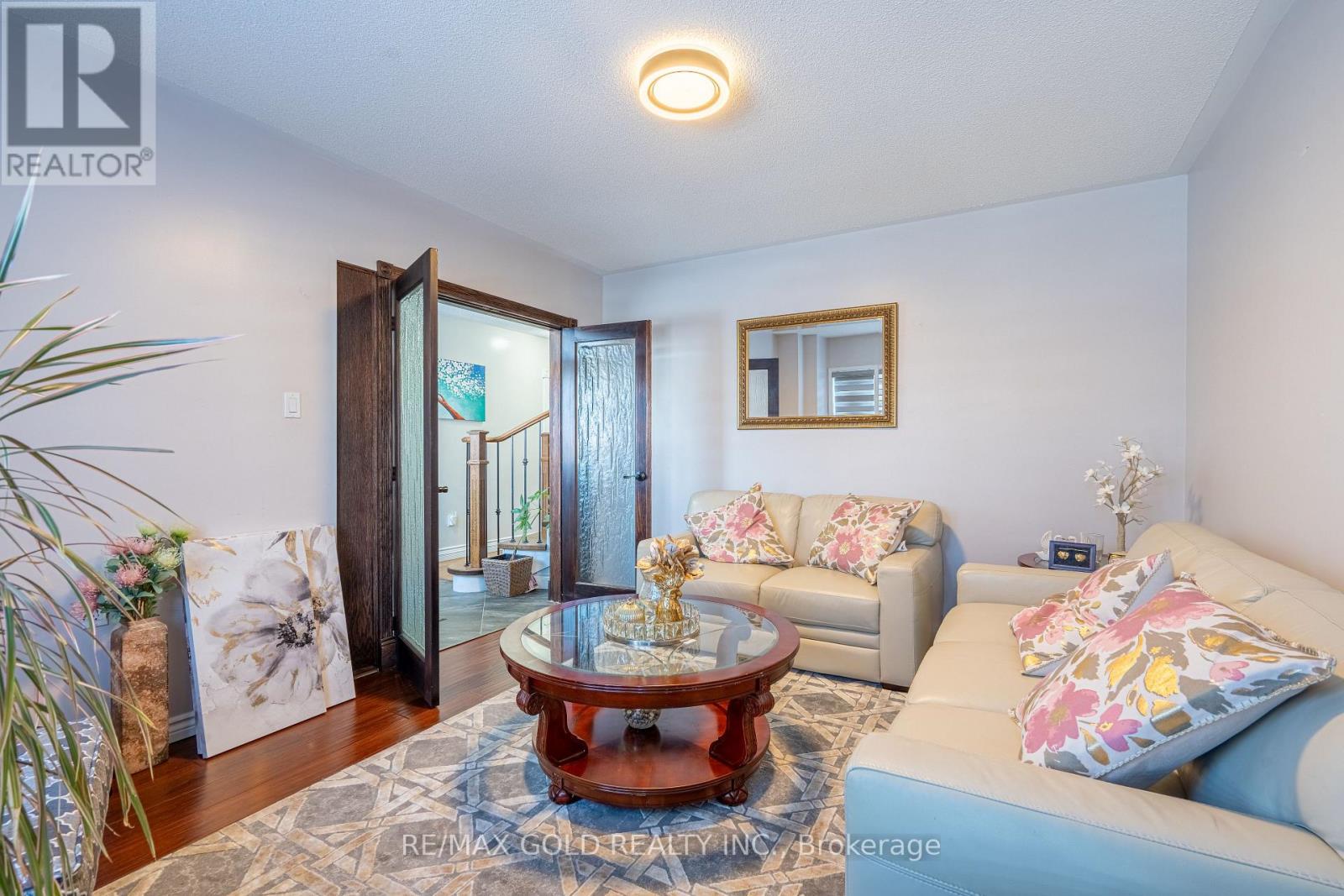 32 Courtsfield Crescent, Brampton, Ontario  L7A 2E2 - Photo 5 - W12761872