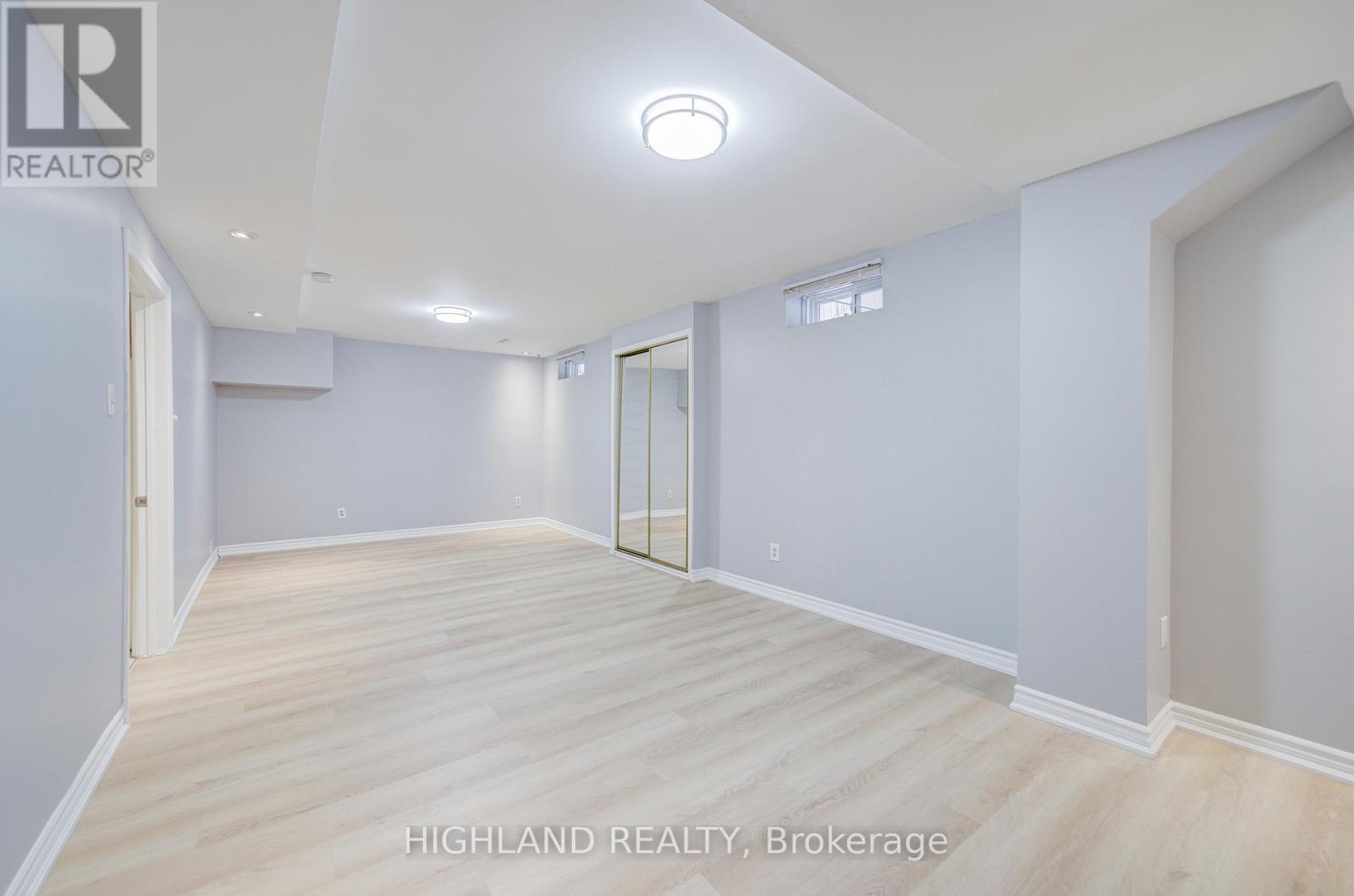 2070 Castlefield Crescent, Oakville, Ontario  L6H 5B3 - Photo 27 - W12792658