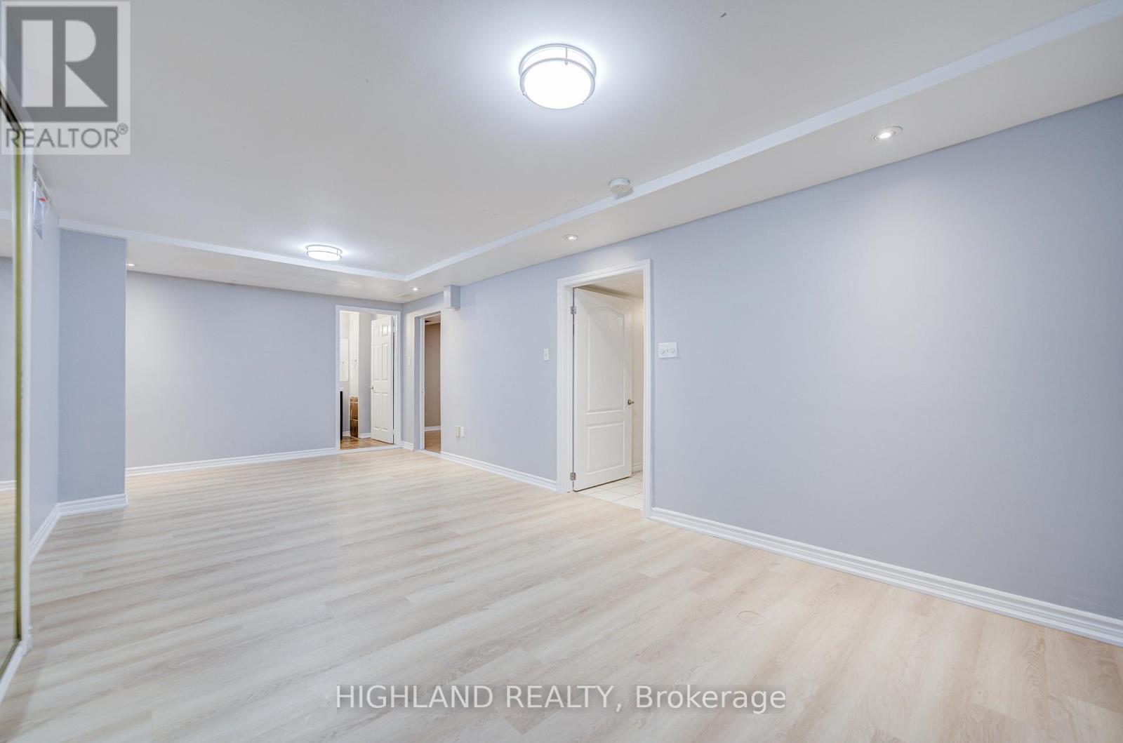 2070 Castlefield Crescent, Oakville, Ontario  L6H 5B3 - Photo 28 - W12792658