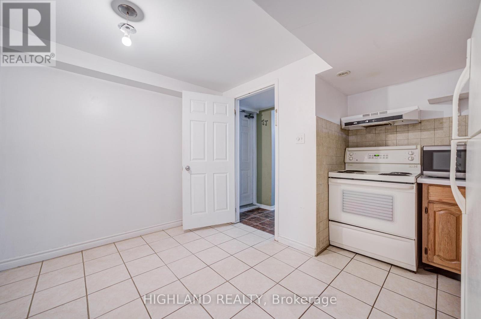 2070 Castlefield Crescent, Oakville, Ontario  L6H 5B3 - Photo 30 - W12792658