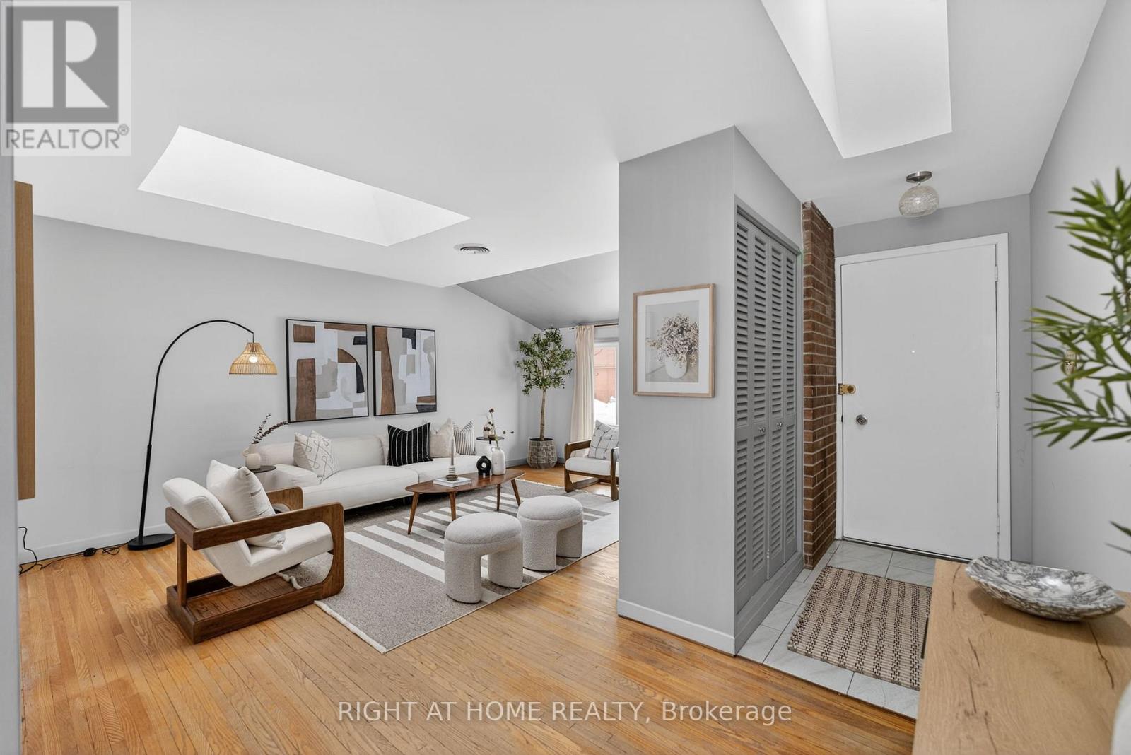 30 Ptarmigan Crescent, Toronto, Ontario  M3A 1W3 - Photo 3 - C12804534