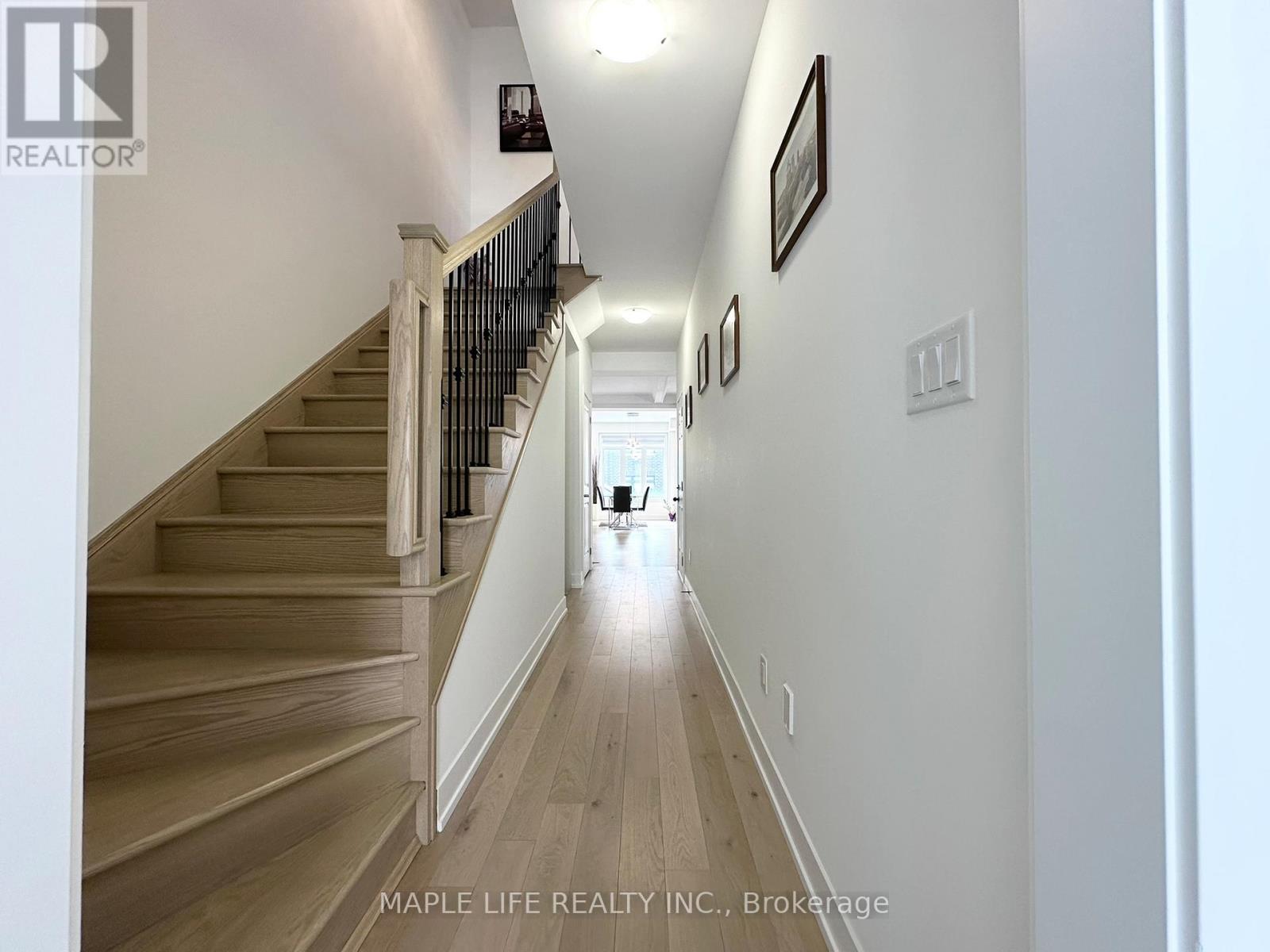 124 Hilts Drive, Richmond Hill, Ontario  L4S 0J2 - Photo 5 - N12804528