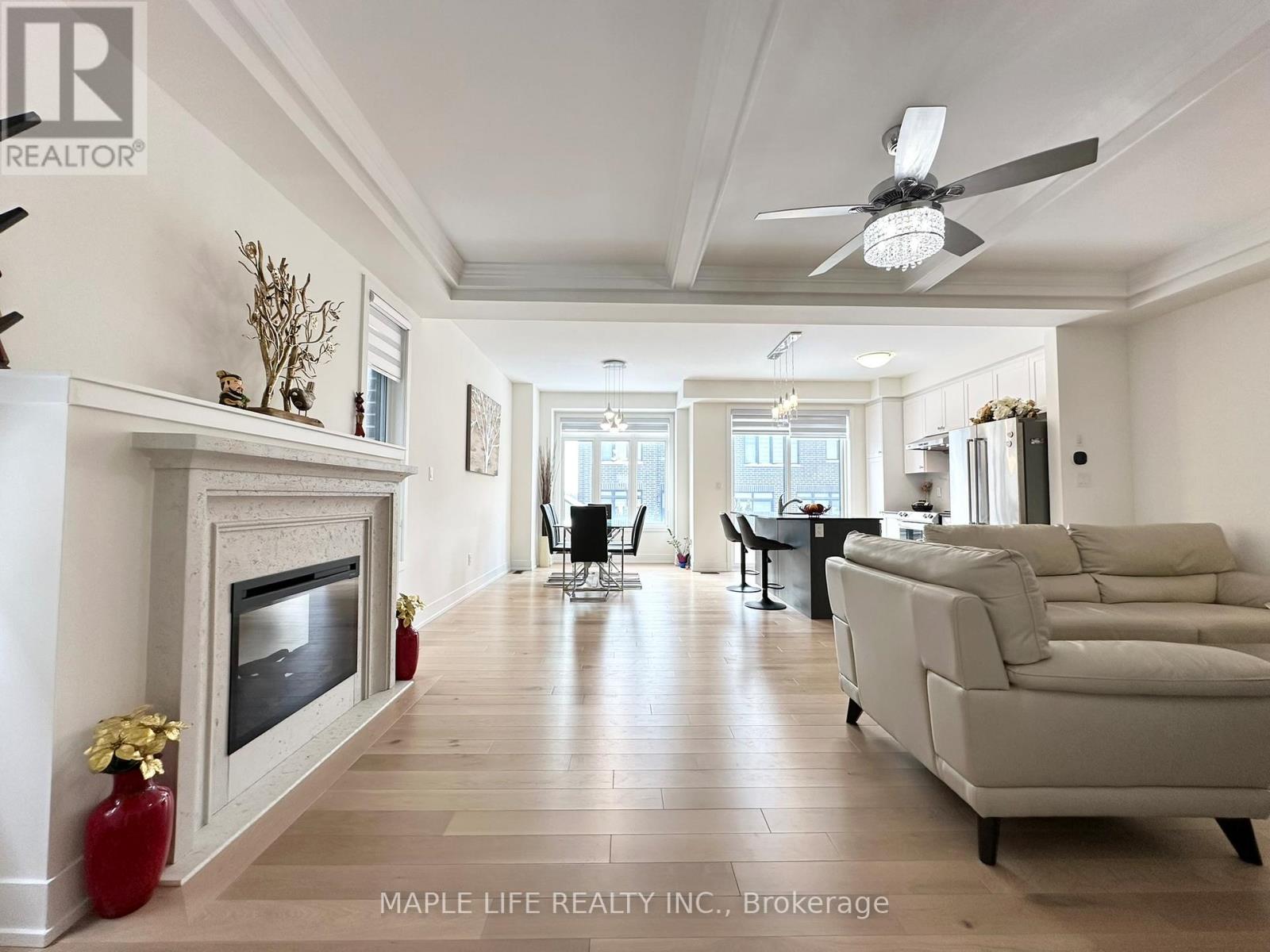 124 Hilts Drive, Richmond Hill, Ontario  L4S 0J2 - Photo 6 - N12804528