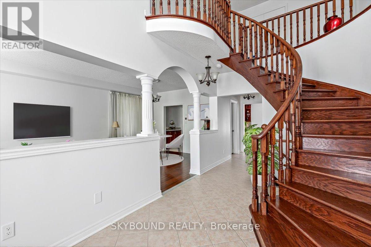 33 Lightheart Drive, Caledon, Ontario  L7C 1E3 - Photo 10 - W12740354