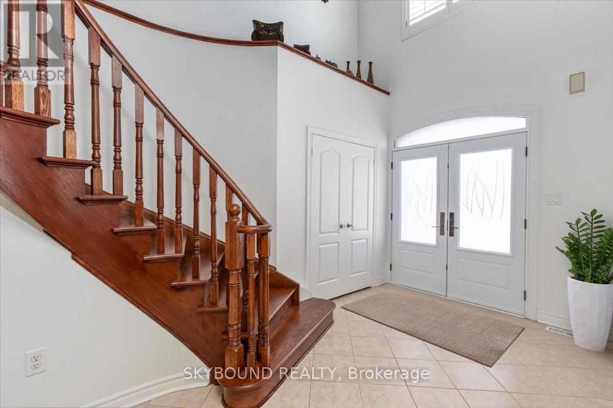 33 Lightheart Drive, Caledon, Ontario  L7C 1E3 - Photo 8 - W12740354