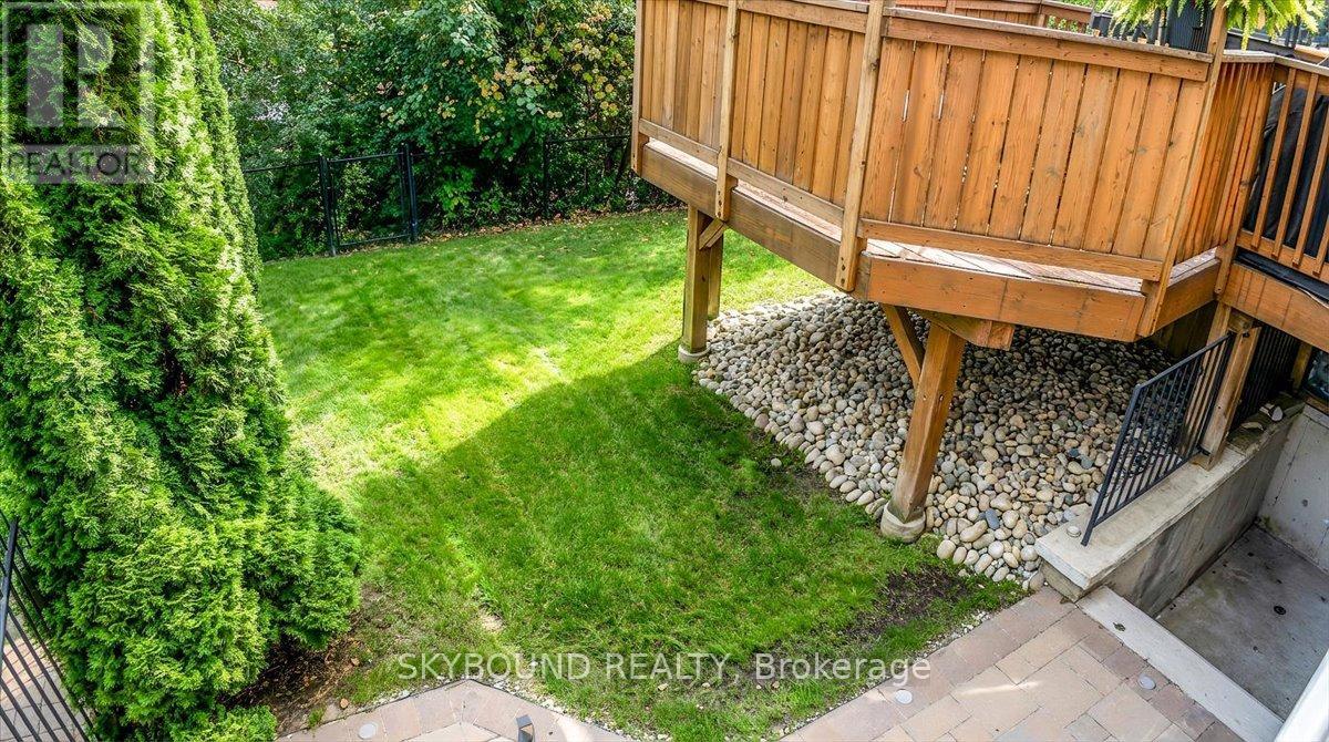 33 Lightheart Drive, Caledon, Ontario  L7C 1E3 - Photo 25 - W12740354