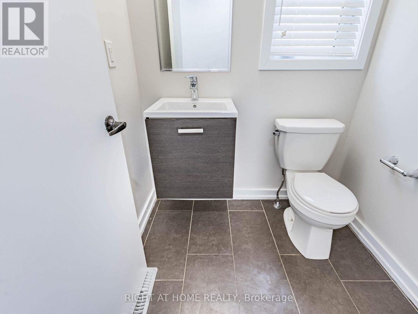 16 Edsel Road, Brampton, Ontario  L7A 4K6 - Photo 17 - W12802626