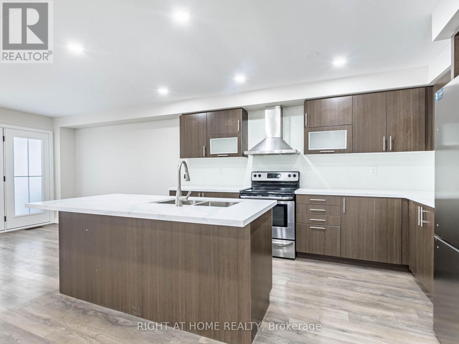 16 Edsel Road, Brampton, Ontario  L7A 4K6 - Photo 8 - W12802626