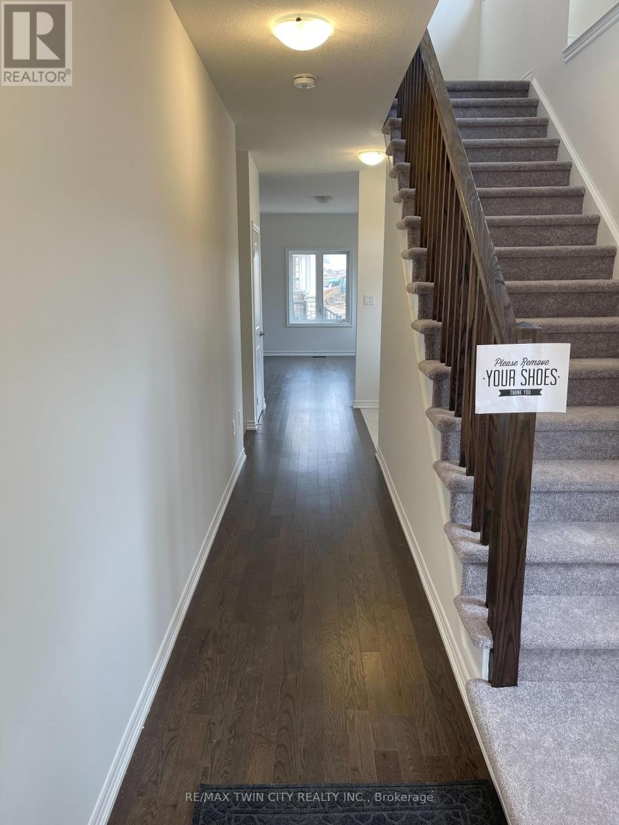 107 Flagg Avenue, Brant, Ontario  N3L 0J8 - Photo 11 - X12804524