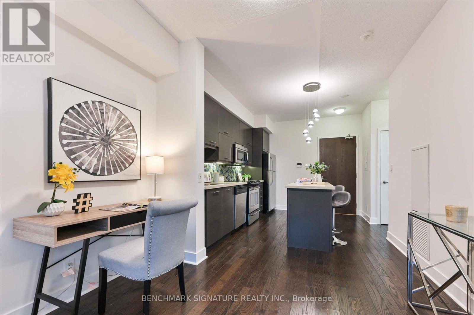 404 - 26 Norton Avenue, Toronto, Ontario M2N 0H6 - Photo 3 - C12804548