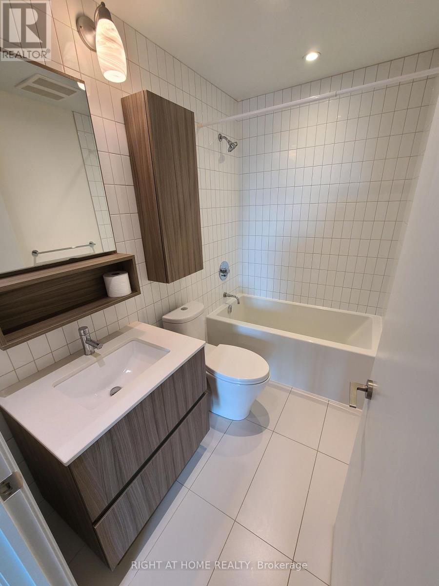 425 - 377 Madison Avenue, Toronto, Ontario  M4V 3E1 - Photo 14 - C12804550