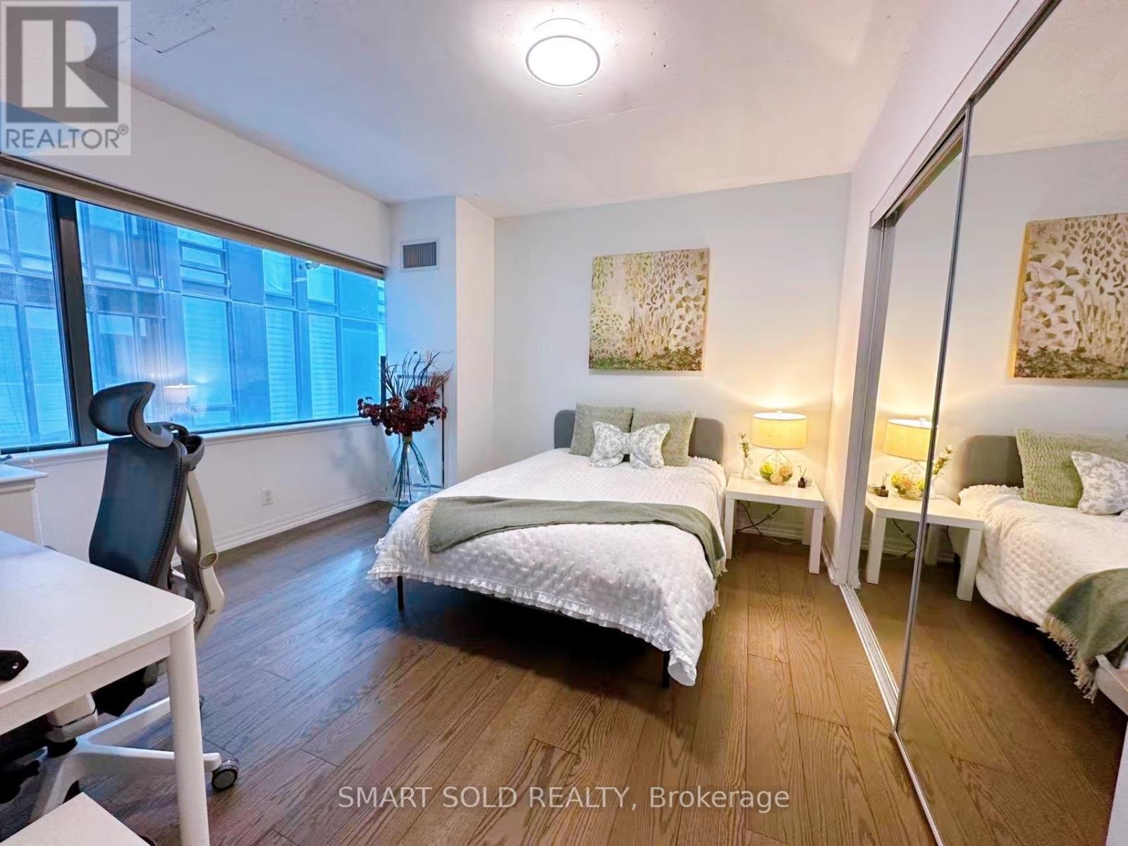 1608 - 22 Wellesley Street E, Toronto, Ontario  M4Y 1G3 - Photo 11 - C12796312