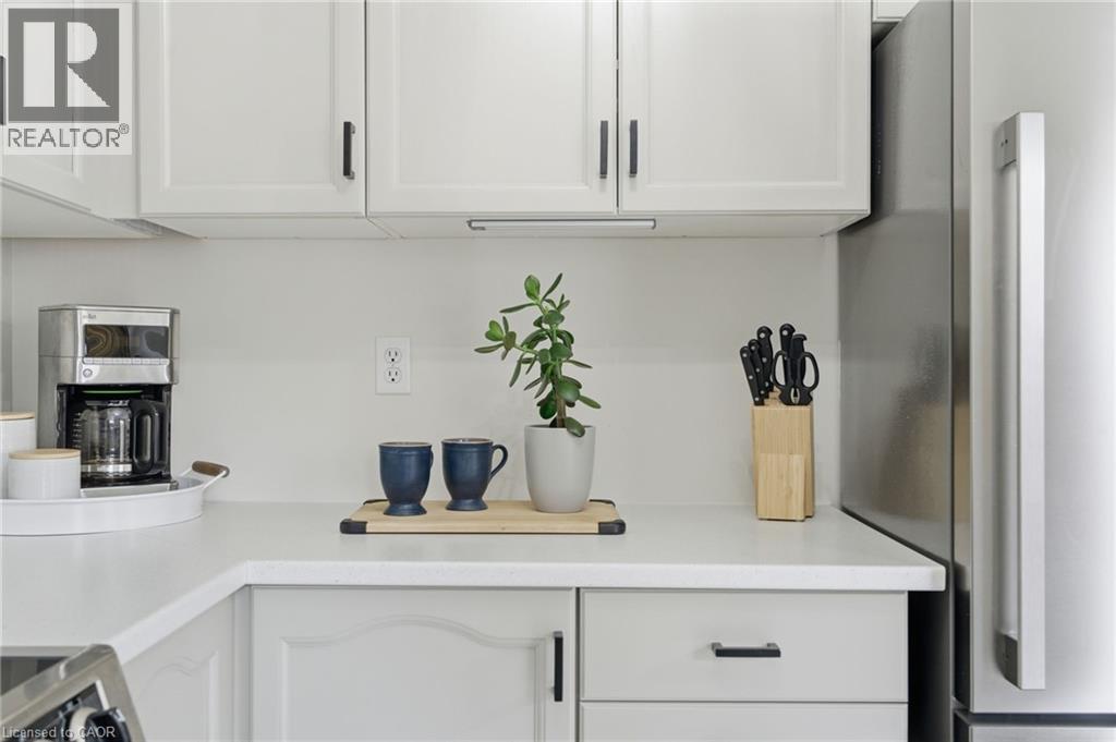 9 Slater Court, Waterdown, Ontario  L8B 0K8 - Photo 14 - 40799069