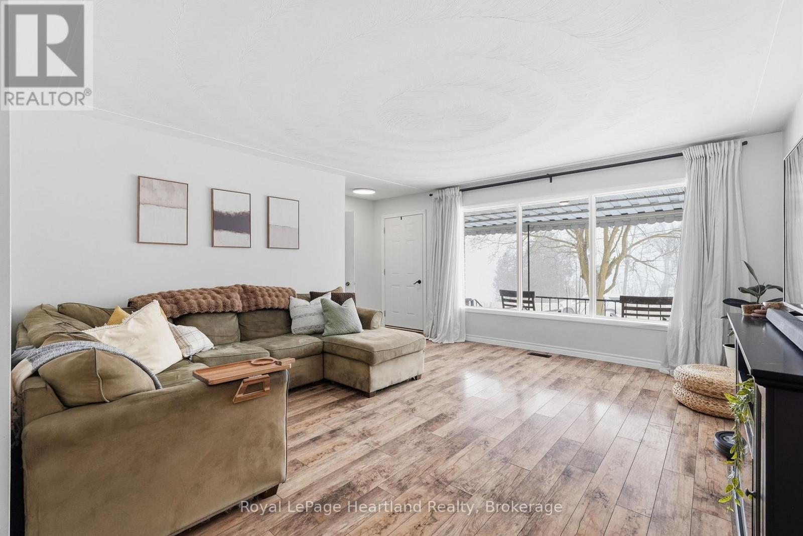 3106 Patrick Street, Howick, Ontario  N0G 1V0 - Photo 3 - X12804580