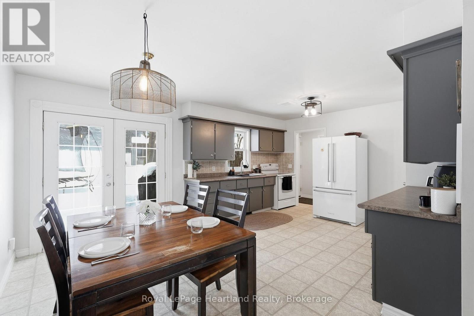 3106 Patrick Street, Howick, Ontario  N0G 1V0 - Photo 6 - X12804580