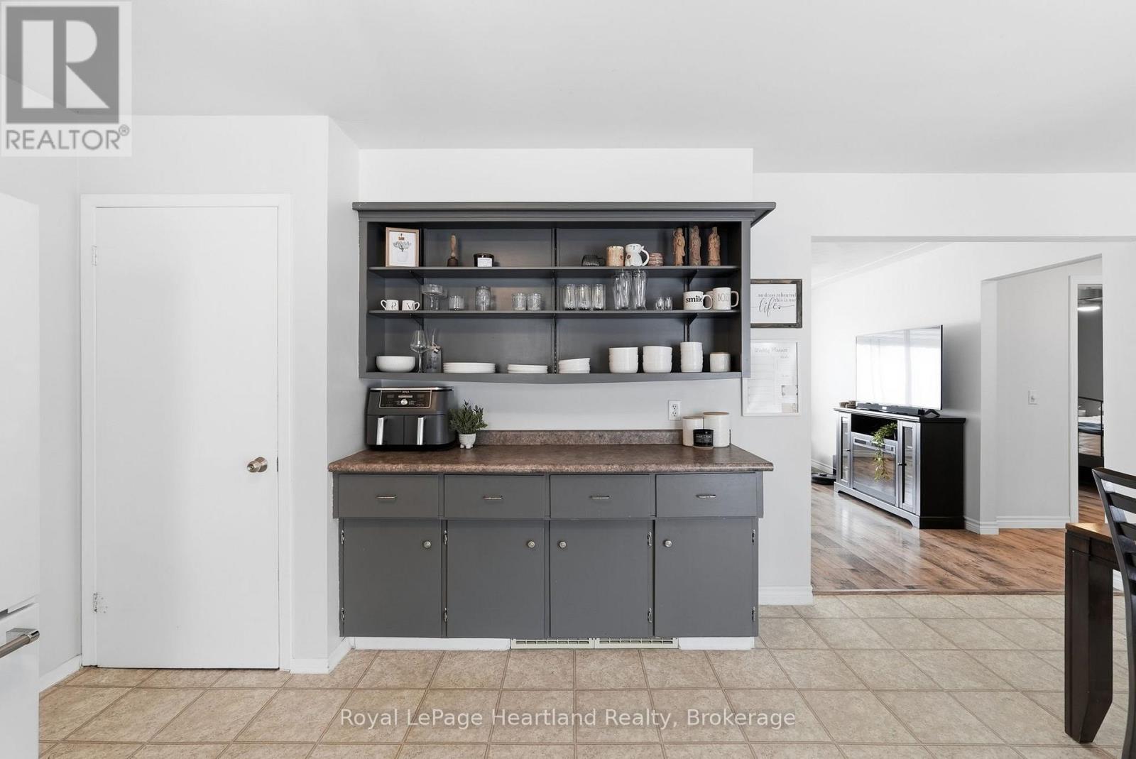 3106 Patrick Street, Howick, Ontario  N0G 1V0 - Photo 8 - X12804580