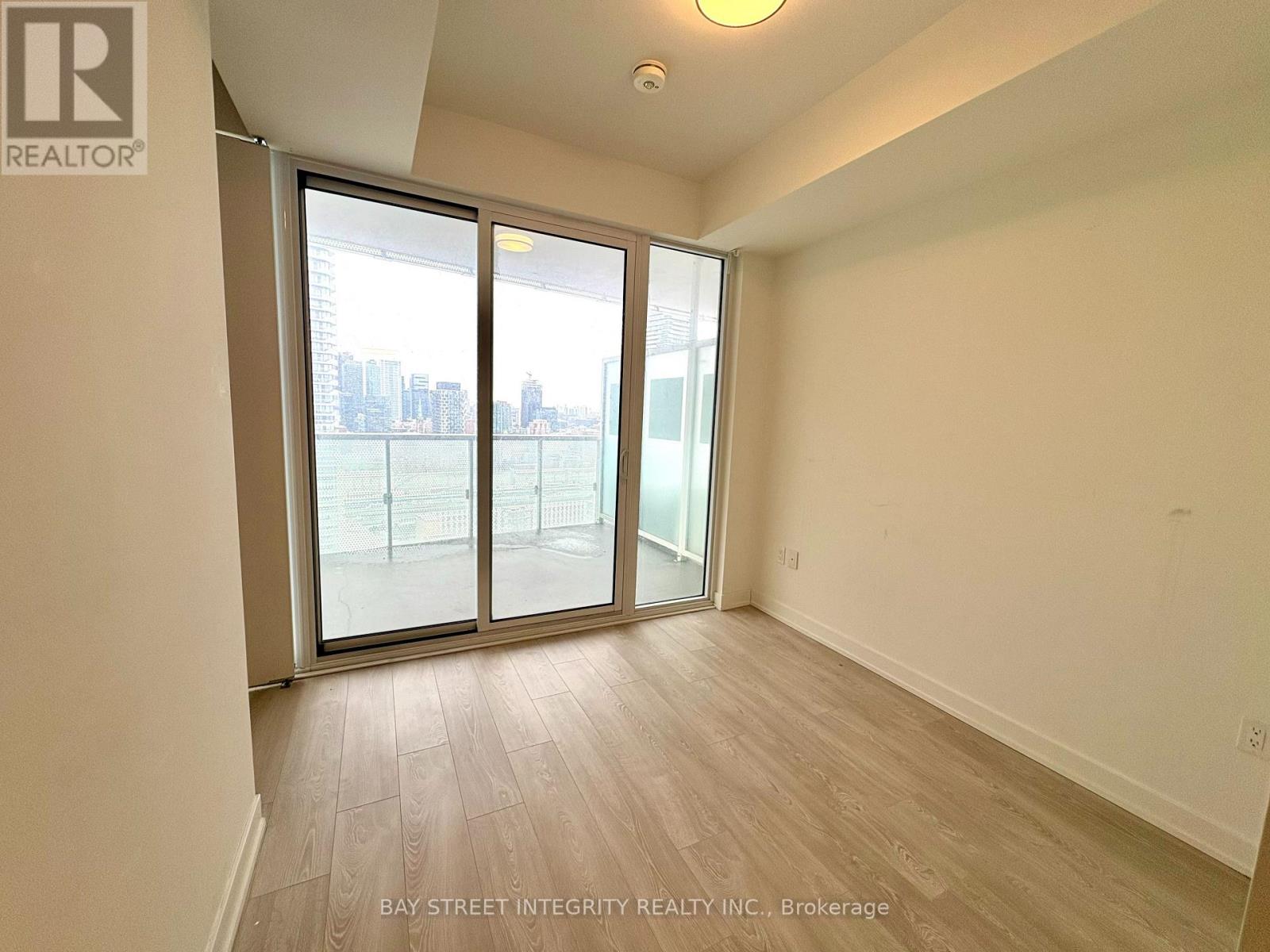 2508 - 15 Queens Quay E, Toronto, Ontario  M5E 0A5 - Photo 13 - C12804572