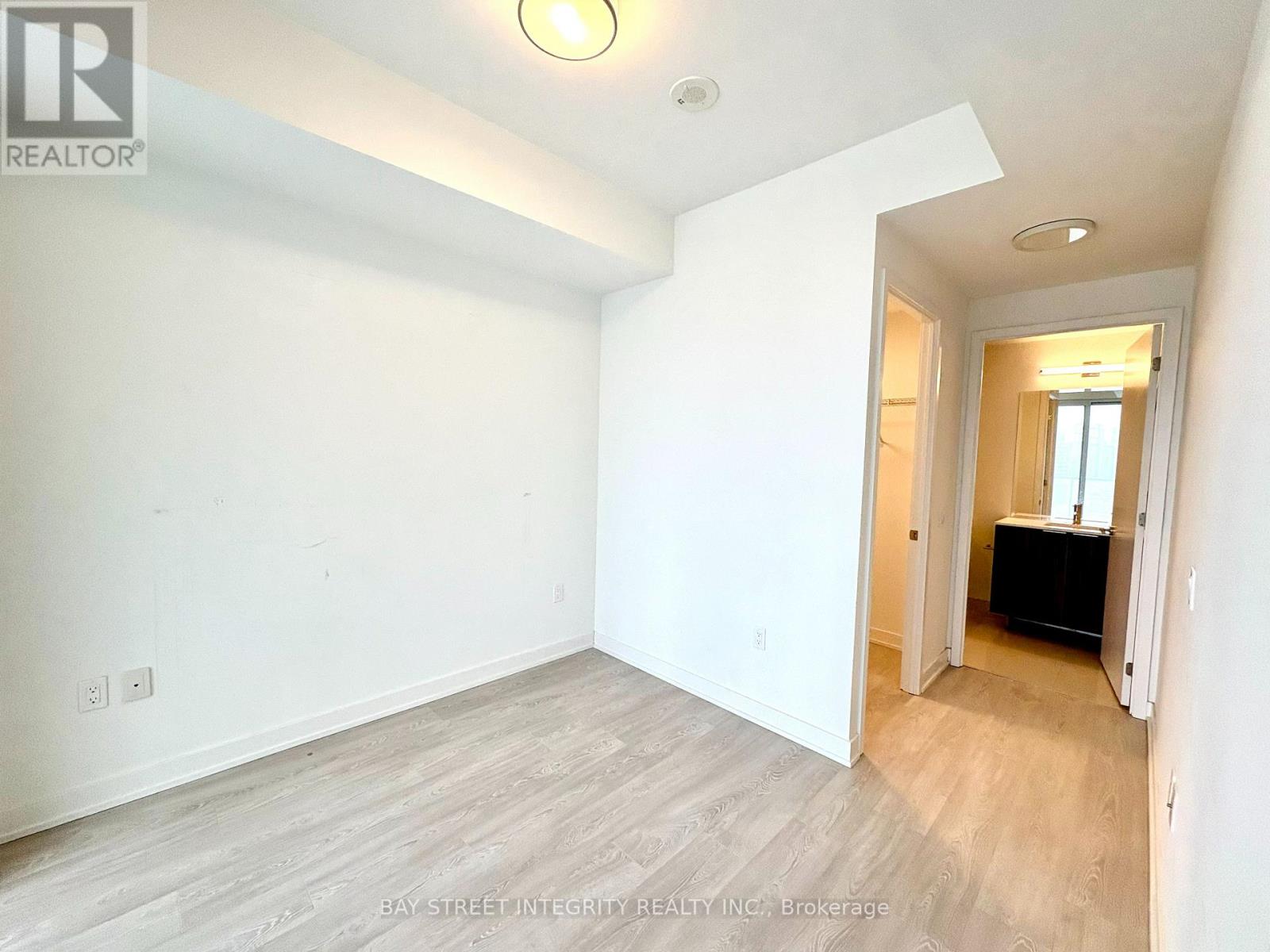 2508 - 15 Queens Quay E, Toronto, Ontario  M5E 0A5 - Photo 8 - C12804572