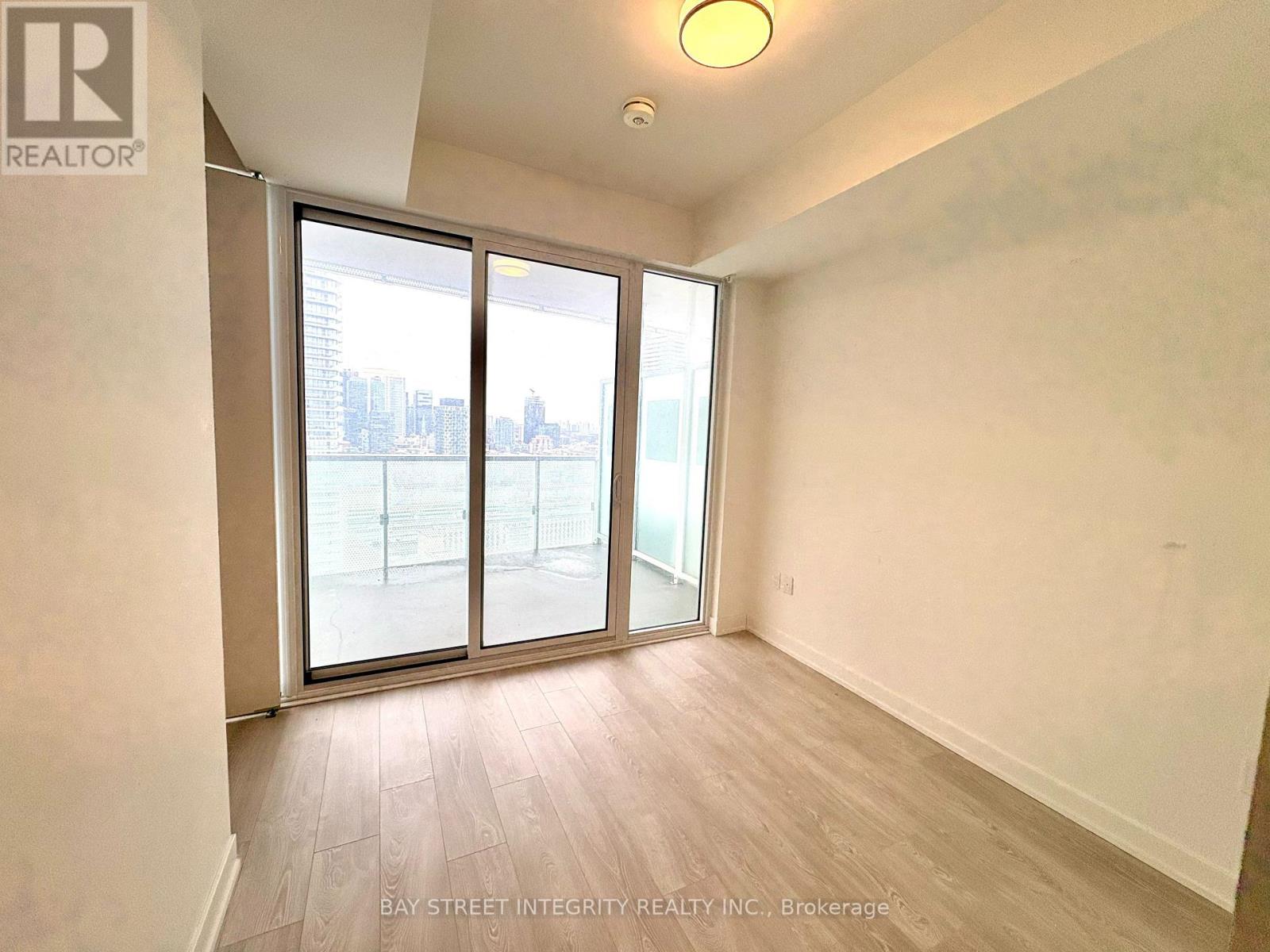 2508 - 15 Queens Quay E, Toronto, Ontario  M5E 0A5 - Photo 9 - C12804572