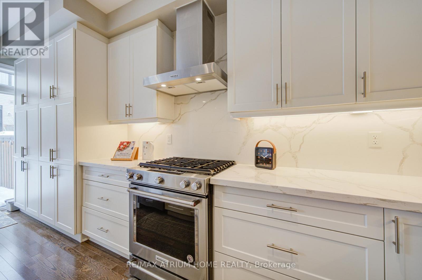 122 Chessington Avenue, East Gwillimbury, Ontario  L9N 0R6 - Photo 16 - N12804562