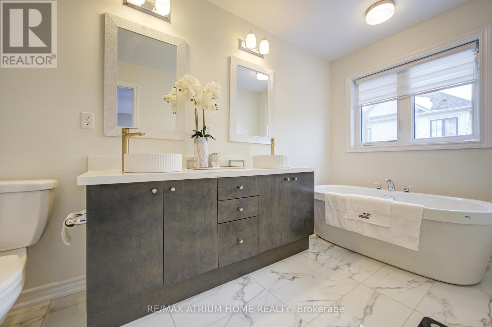 122 Chessington Avenue, East Gwillimbury, Ontario  L9N 0R6 - Photo 30 - N12804562