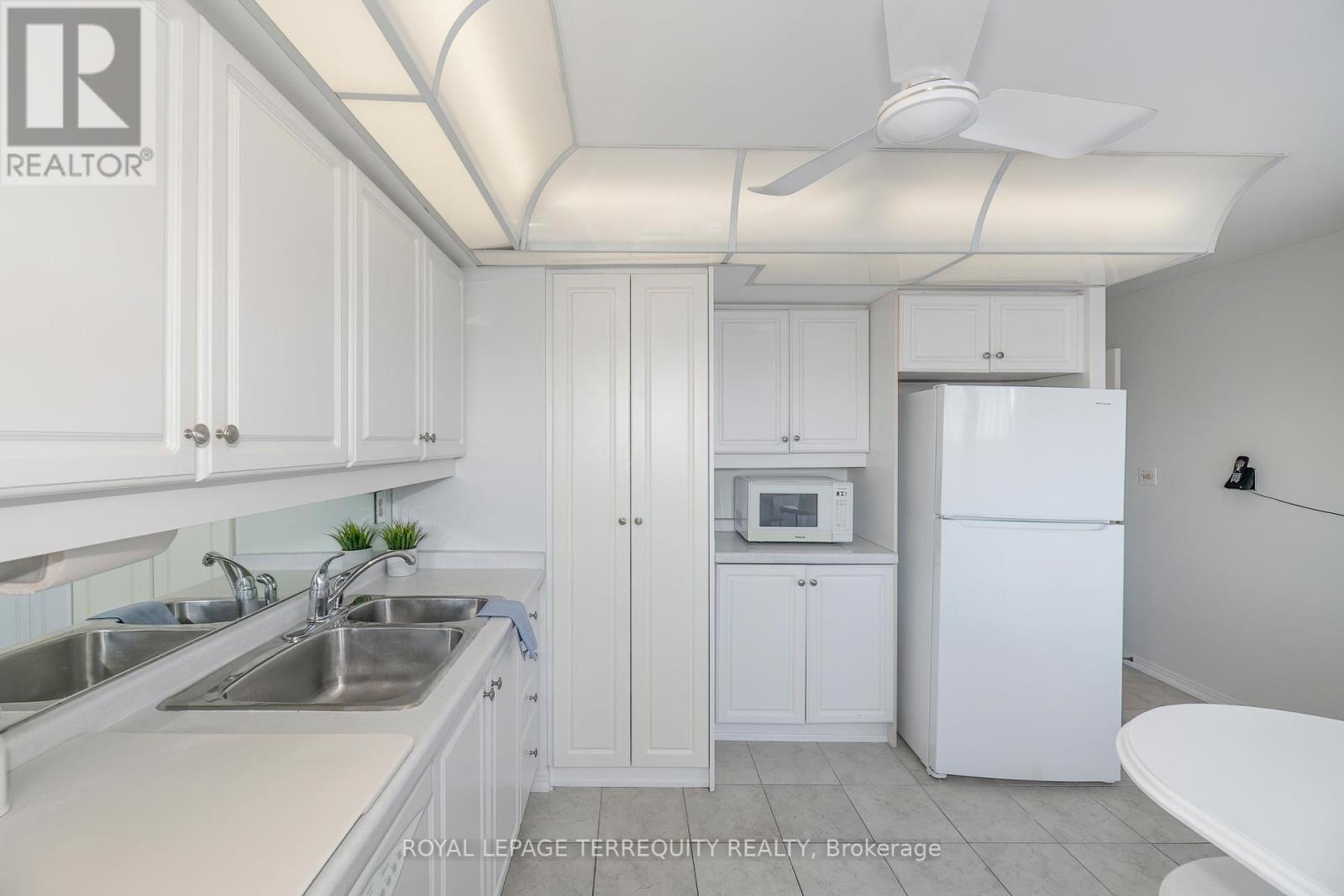 910 - 1 Aberfoyle Crescent, Toronto, Ontario  M8X 2X8 - Photo 16 - W12804554