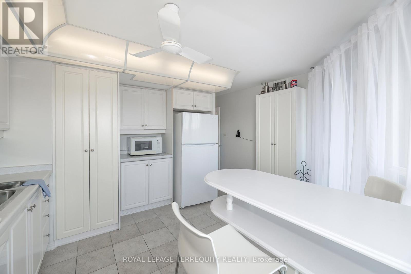 910 - 1 Aberfoyle Crescent, Toronto, Ontario  M8X 2X8 - Photo 17 - W12804554