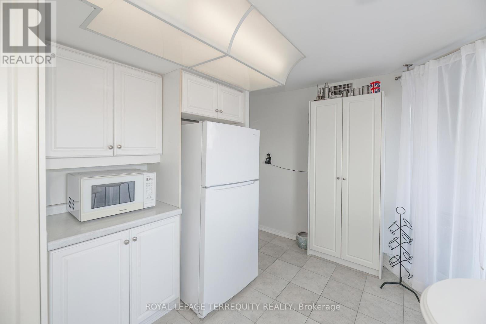 910 - 1 Aberfoyle Crescent, Toronto, Ontario  M8X 2X8 - Photo 18 - W12804554