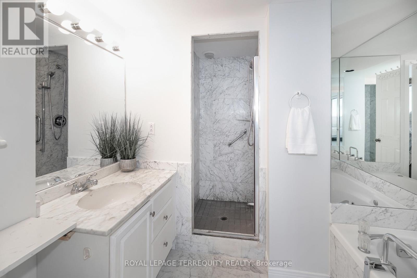 910 - 1 Aberfoyle Crescent, Toronto, Ontario  M8X 2X8 - Photo 27 - W12804554