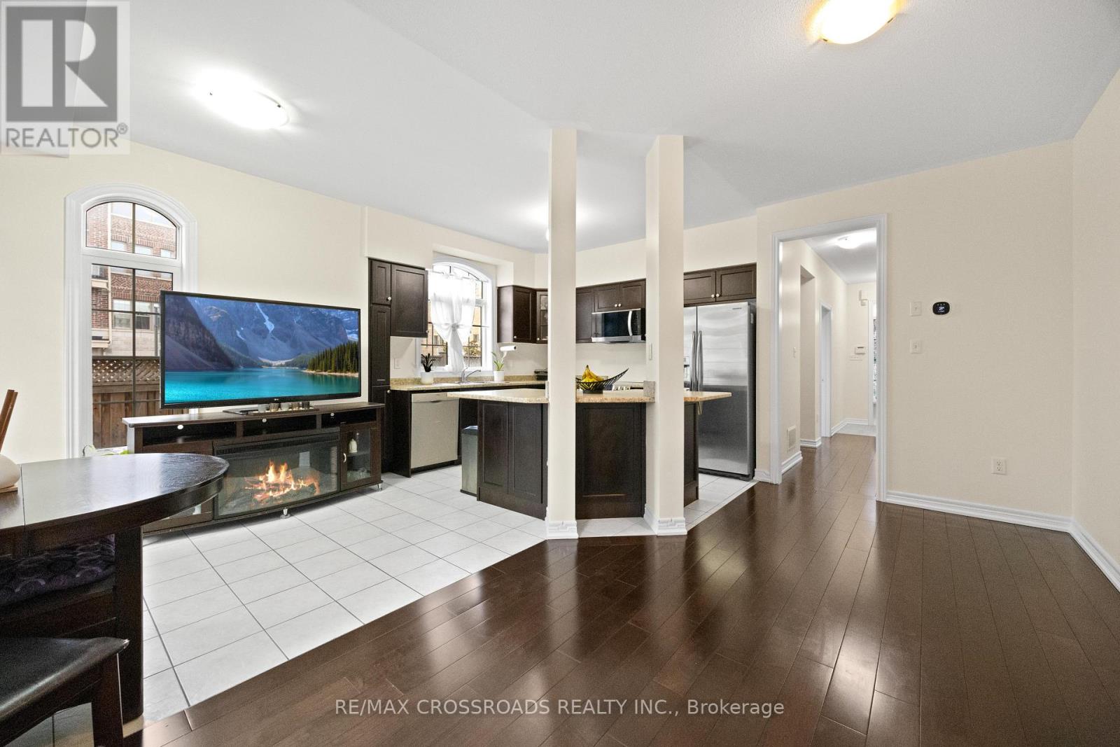 118 Mary Chapman Boulevard, Toronto, Ontario  M9M 0B3 - Photo 10 - W12804558