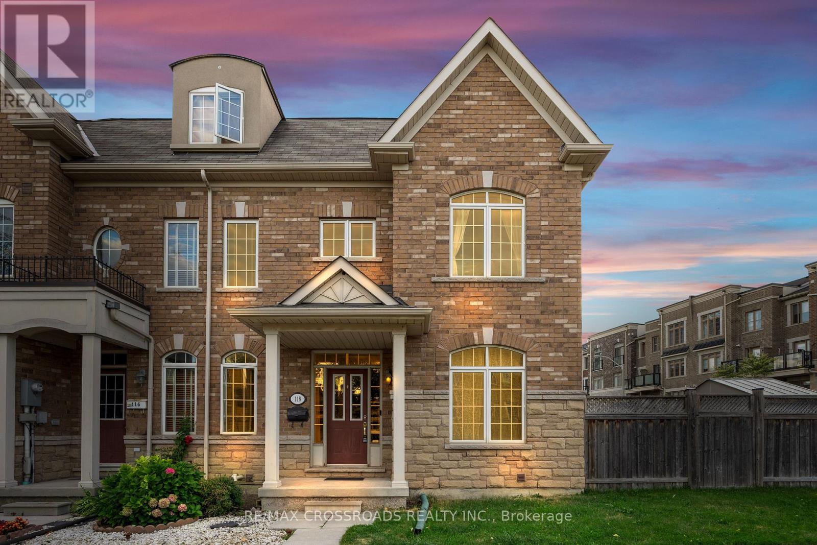 118 Mary Chapman Boulevard, Toronto, Ontario  M9M 0B3 - Photo 2 - W12804558