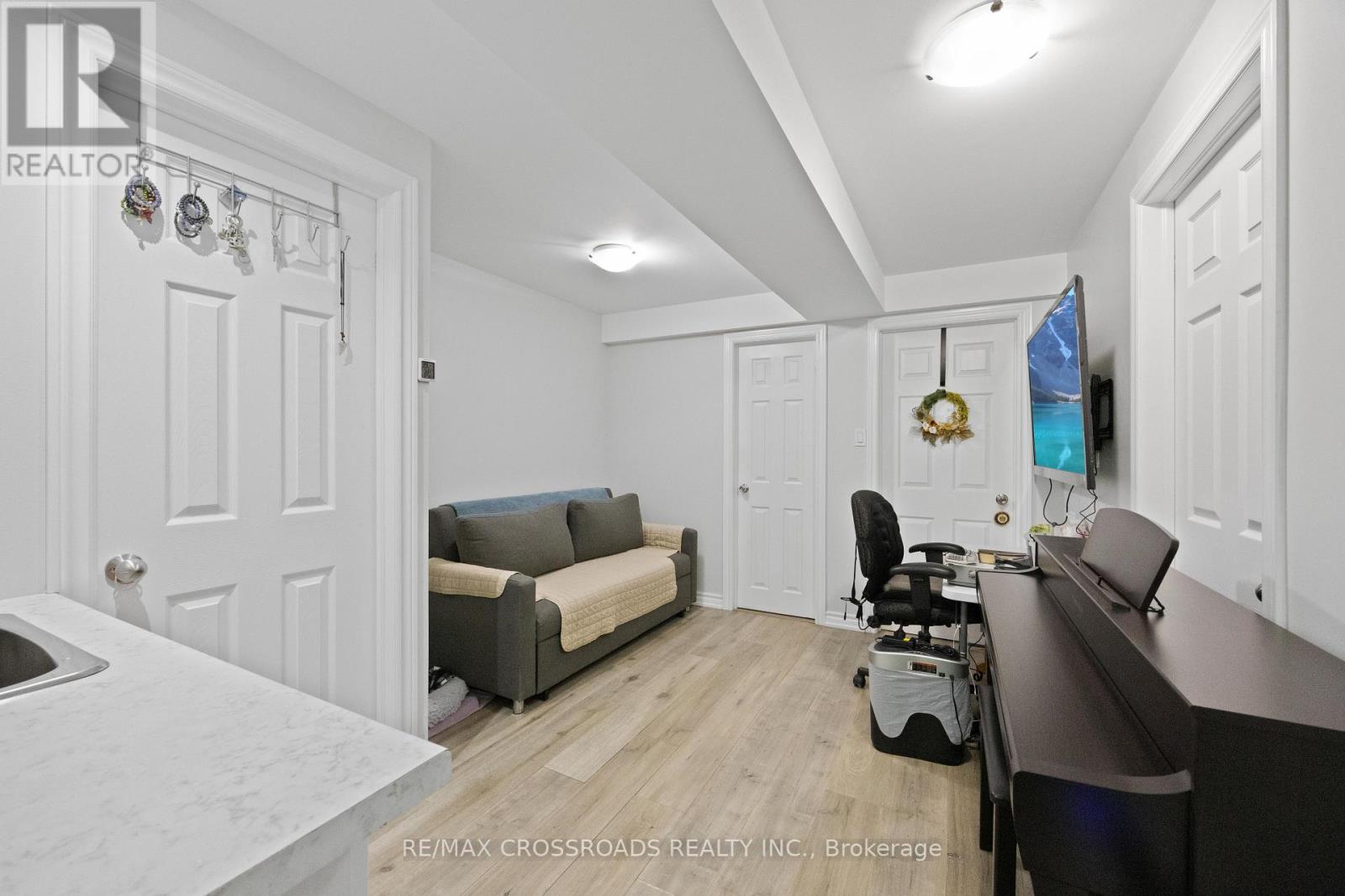 118 Mary Chapman Boulevard, Toronto, Ontario  M9M 0B3 - Photo 29 - W12804558