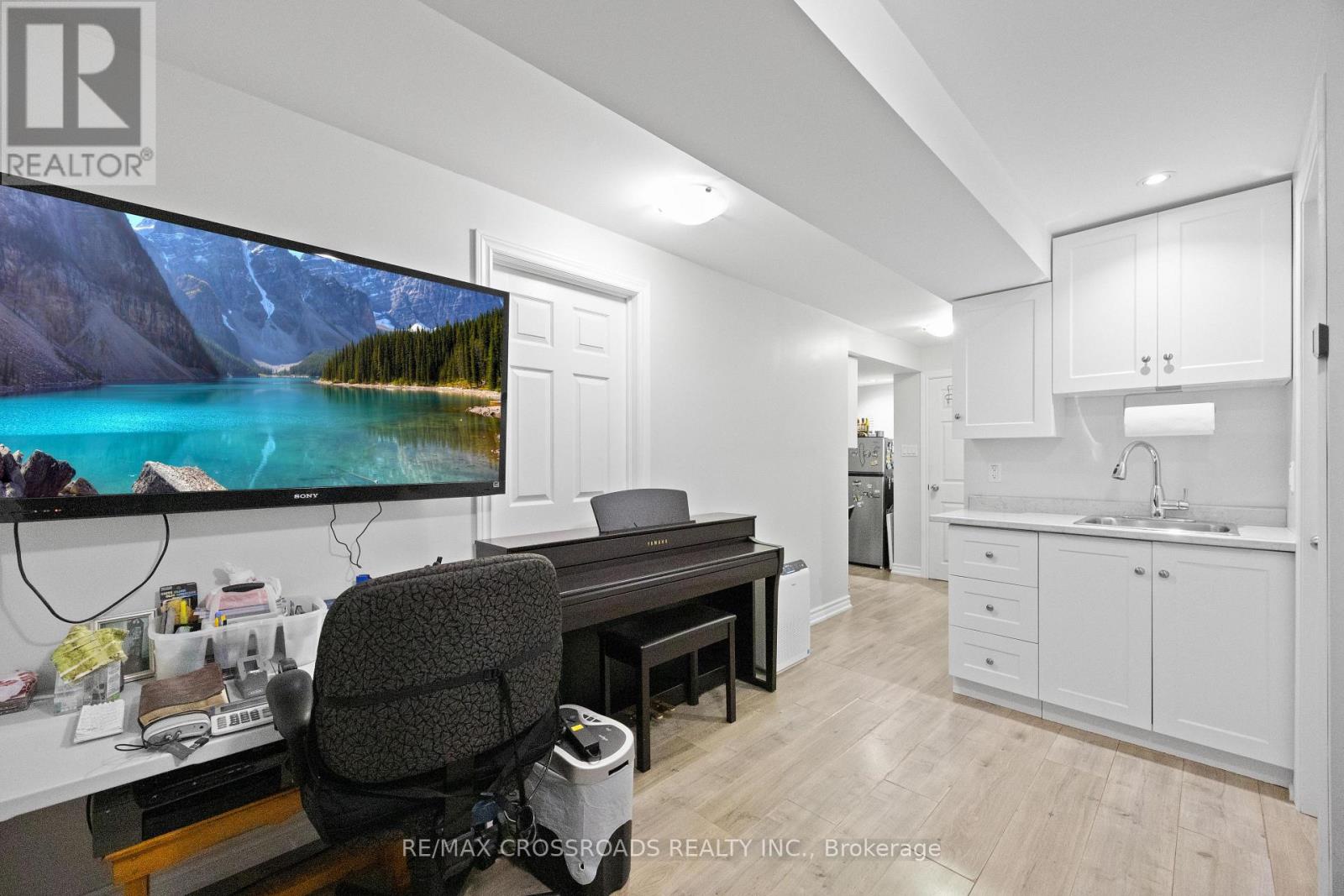 118 Mary Chapman Boulevard, Toronto, Ontario  M9M 0B3 - Photo 30 - W12804558