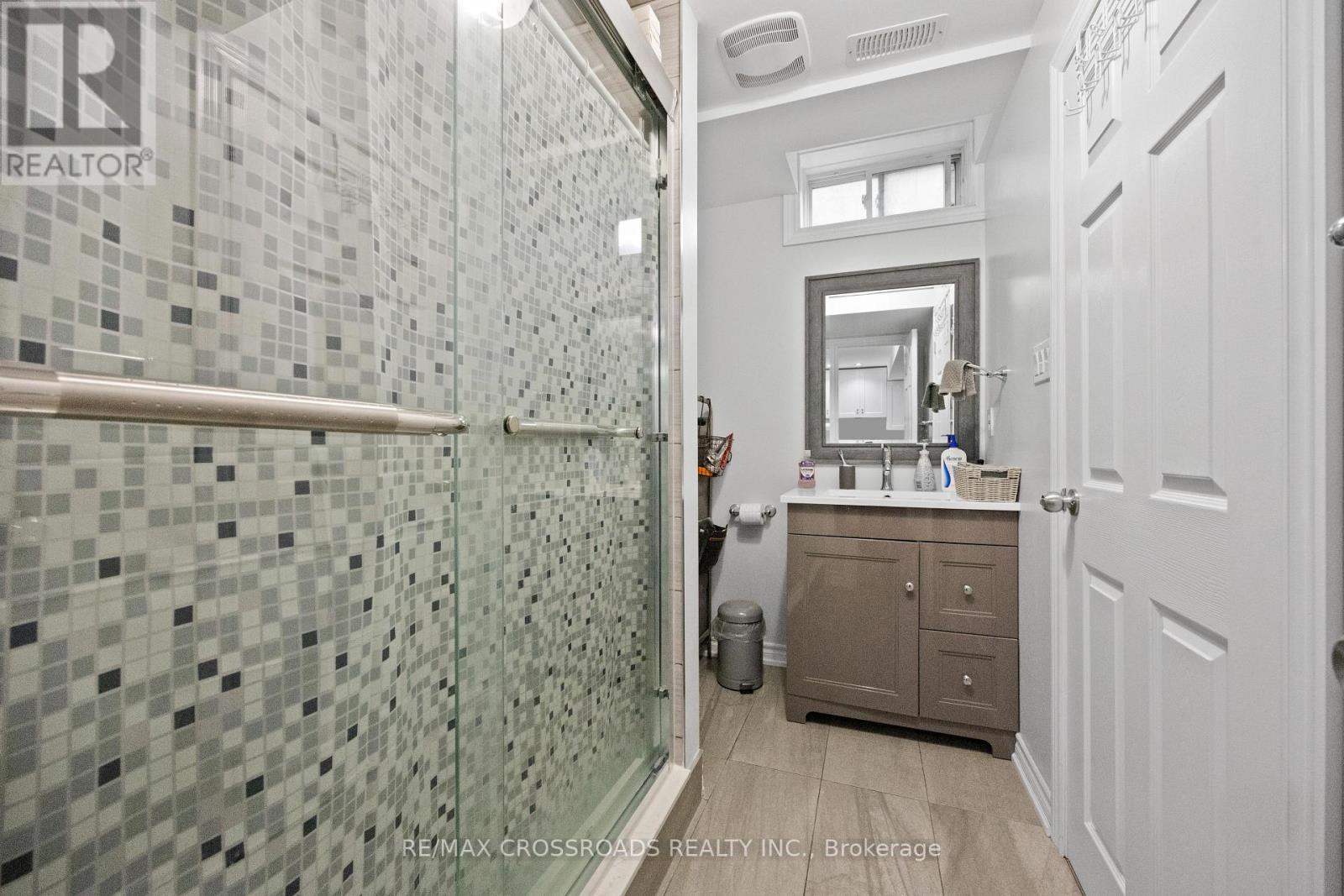 118 Mary Chapman Boulevard, Toronto, Ontario  M9M 0B3 - Photo 31 - W12804558