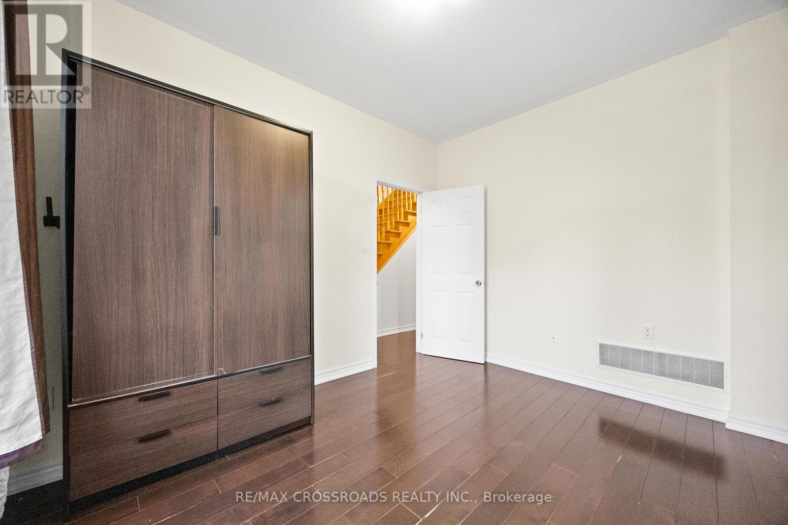 118 Mary Chapman Boulevard, Toronto, Ontario  M9M 0B3 - Photo 7 - W12804558