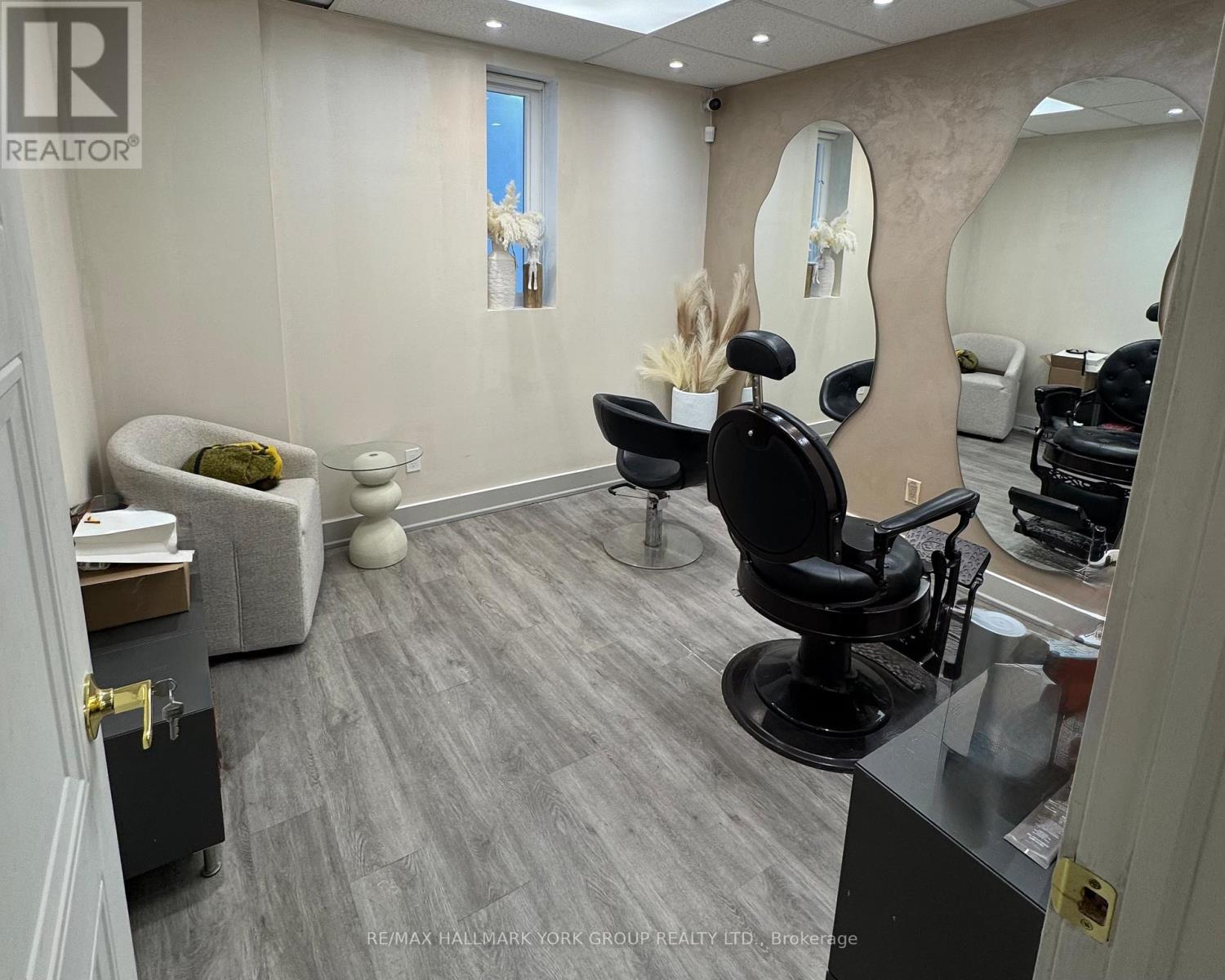 6166 Yonge Street, Toronto, Ontario  M2M 3X1 - Photo 2 - C12803508