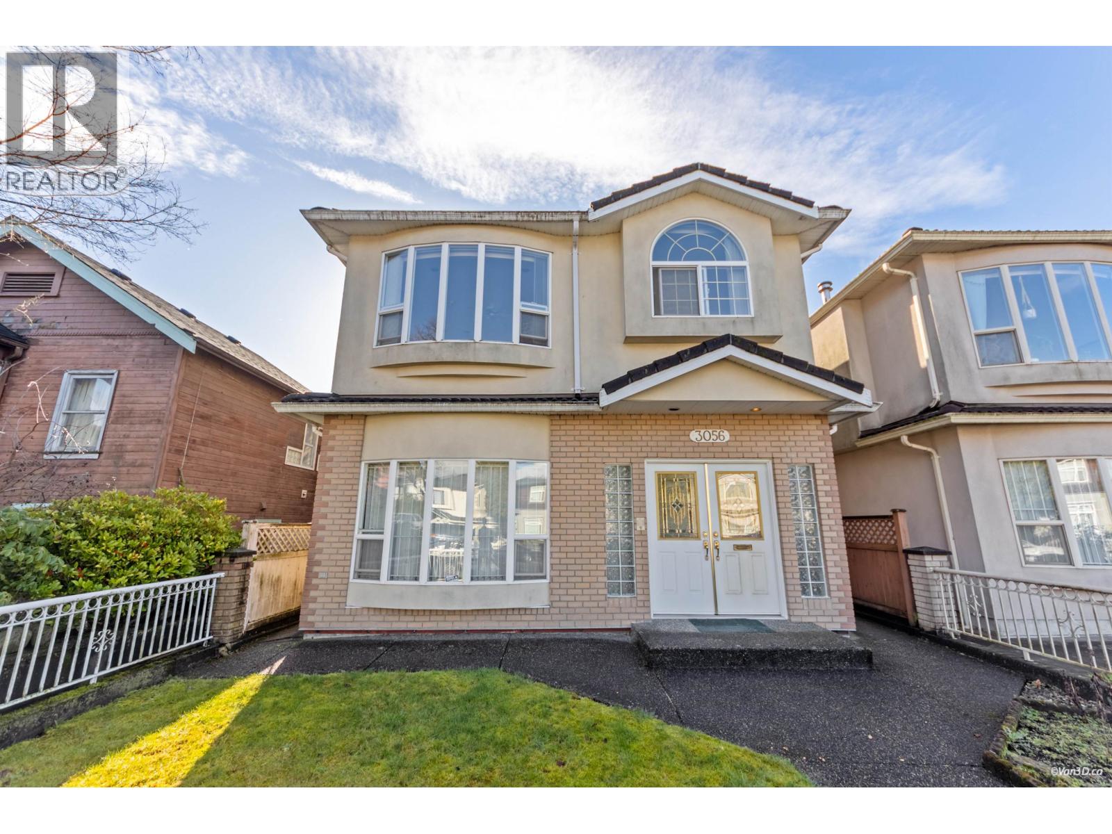 3056 ADANAC STREET, Vancouver, British Columbia