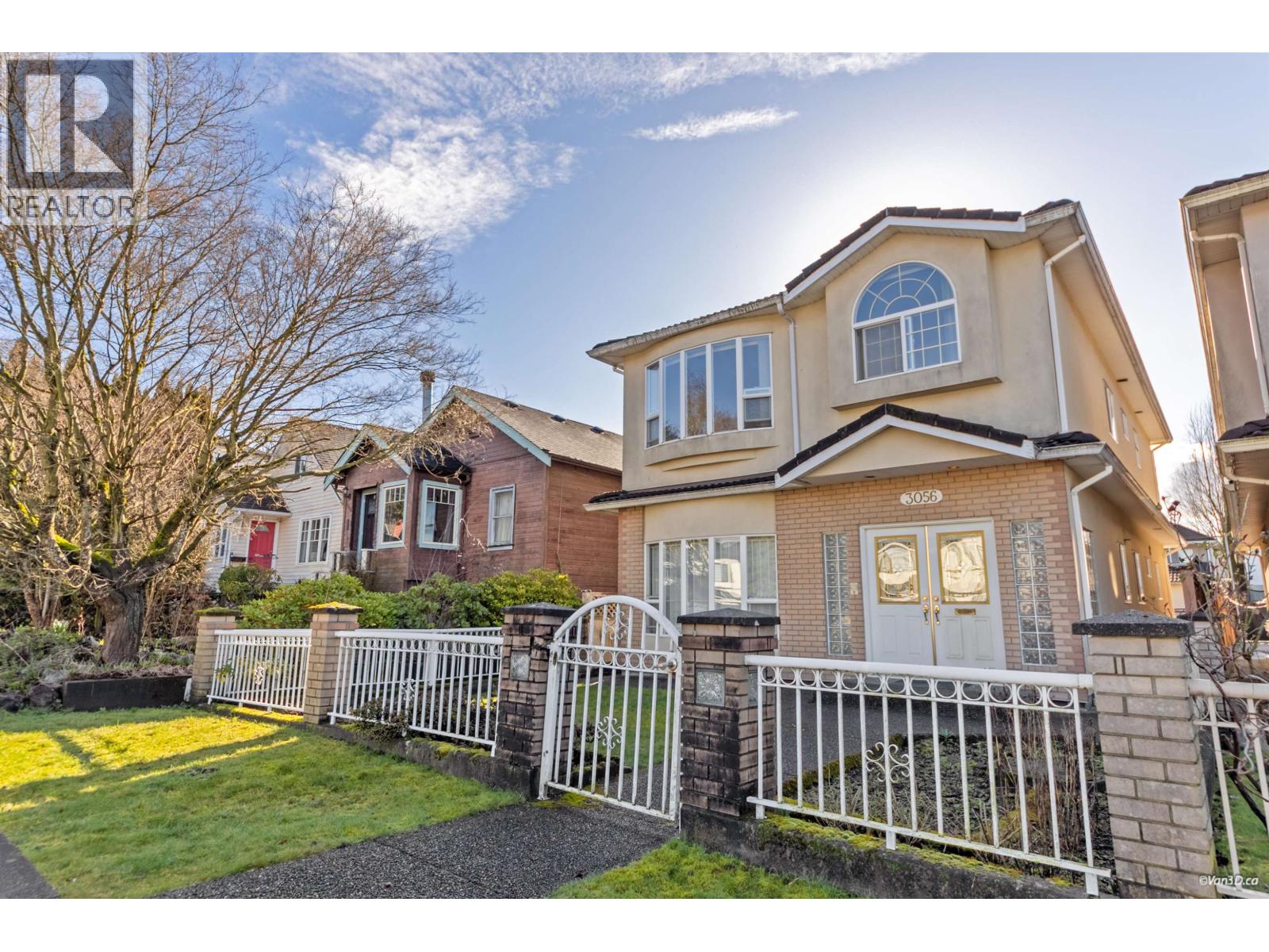 3056 Adanac Street, Vancouver, British Columbia  V5K 2N7 - Photo 2 - R3090436