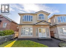3056 ADANAC STREET, Vancouver, British Columbia