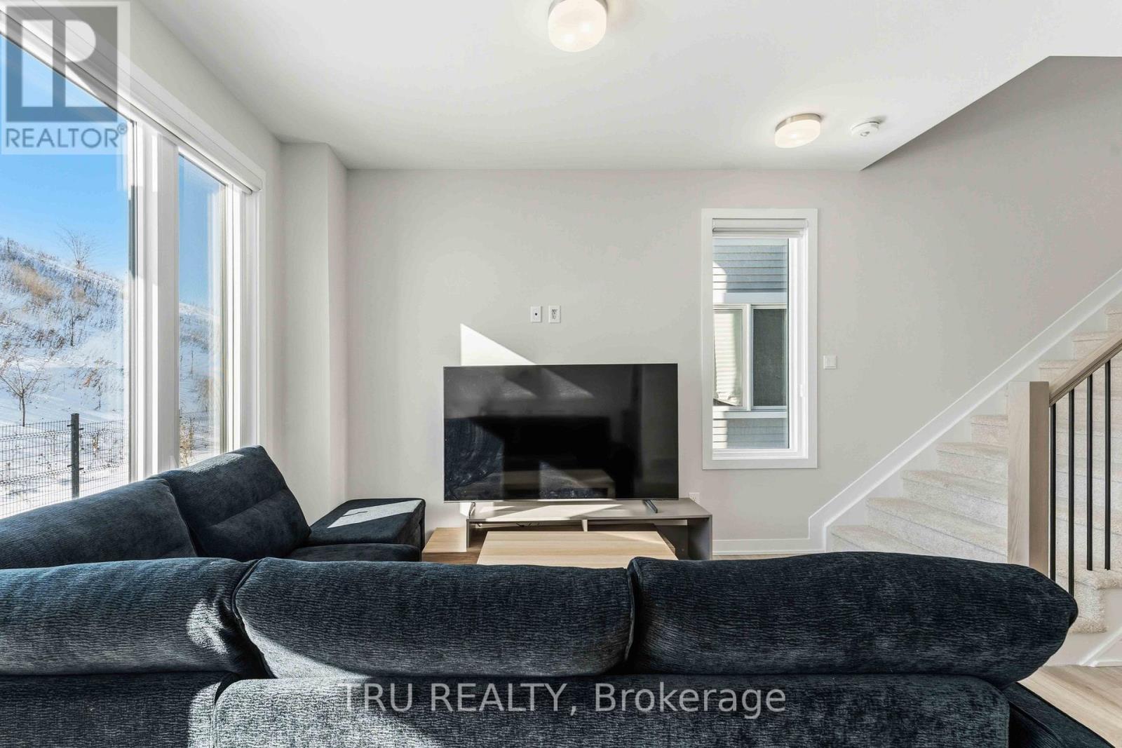 706 Expansion Road, Ottawa, Ontario  K2J 7G4 - Photo 11 - X12804602