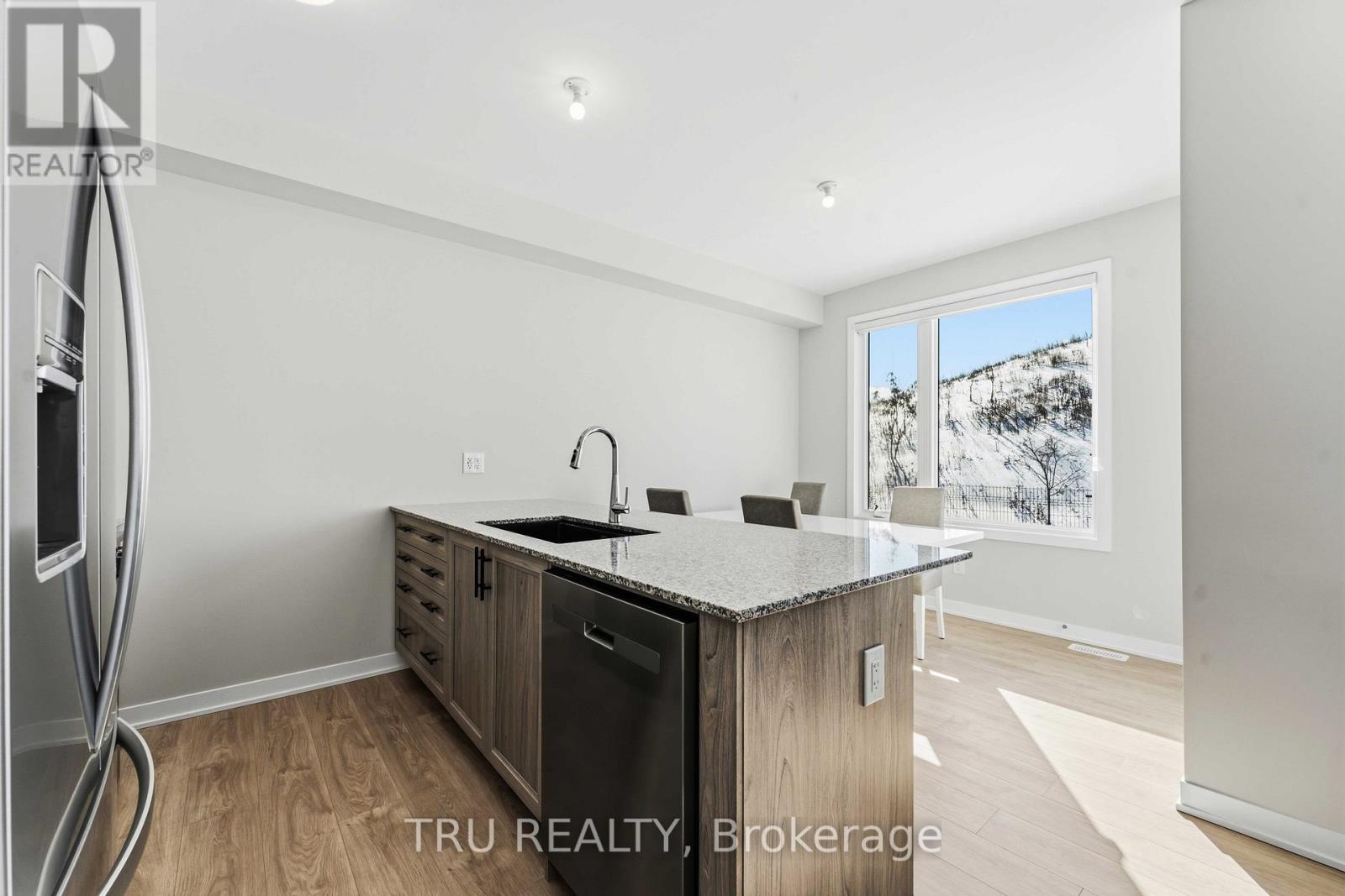 706 Expansion Road, Ottawa, Ontario  K2J 7G4 - Photo 14 - X12804602