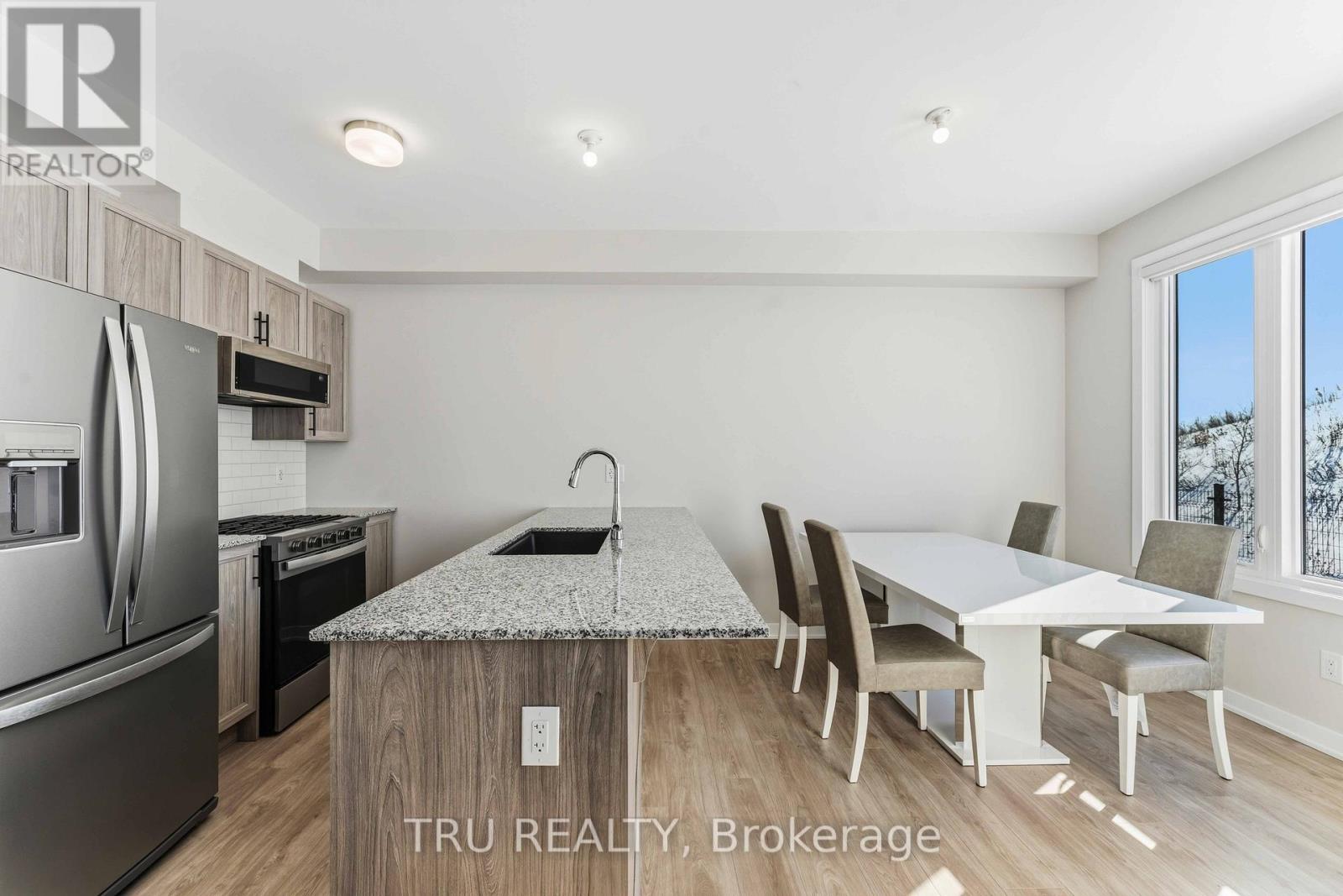 706 Expansion Road, Ottawa, Ontario  K2J 7G4 - Photo 15 - X12804602