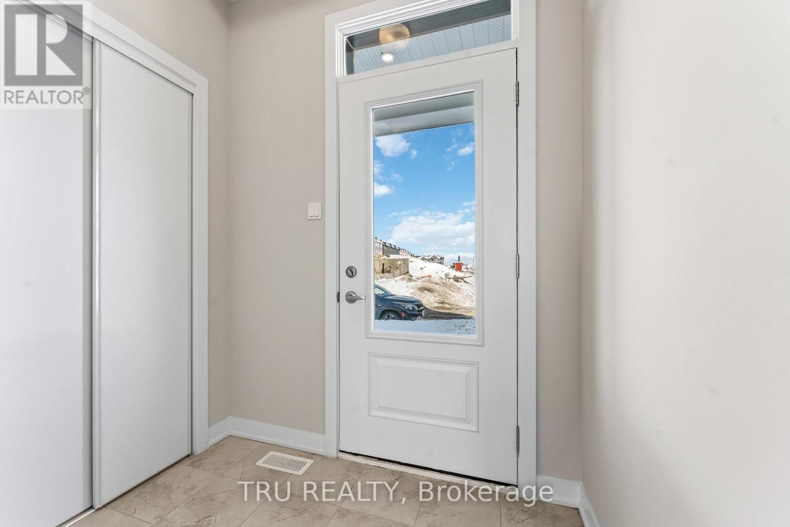 706 Expansion Road, Ottawa, Ontario  K2J 7G4 - Photo 3 - X12804602