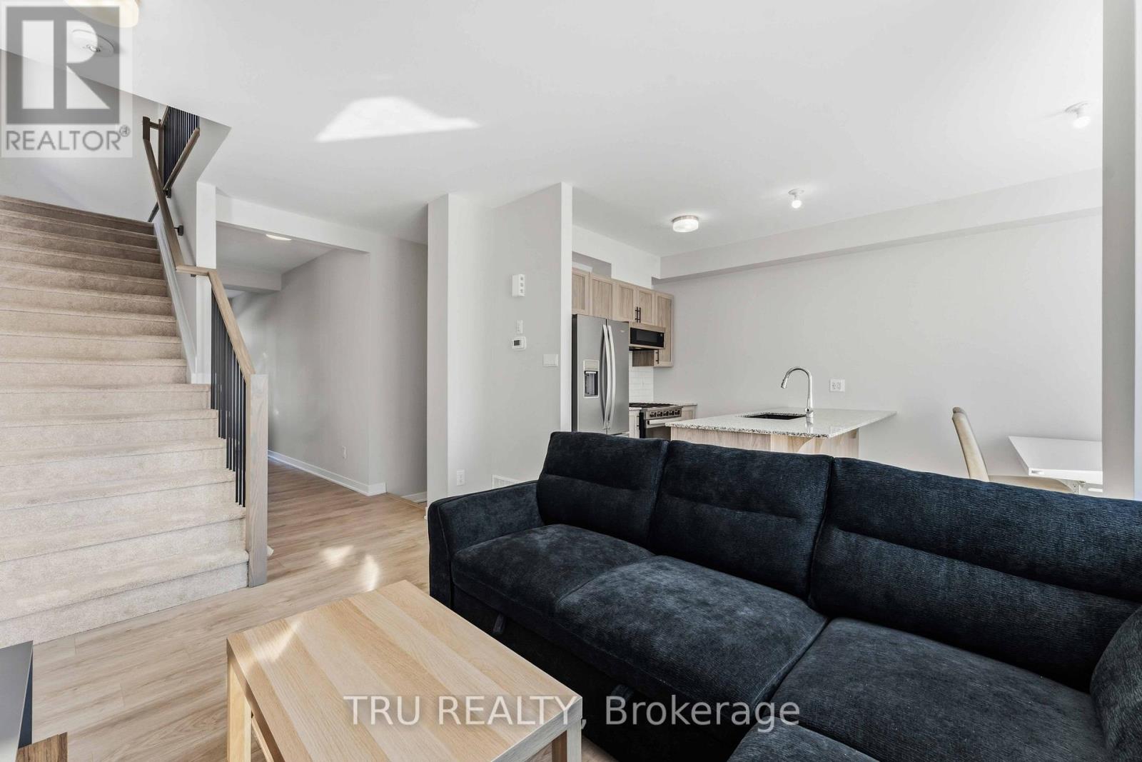 706 Expansion Road, Ottawa, Ontario  K2J 7G4 - Photo 9 - X12804602