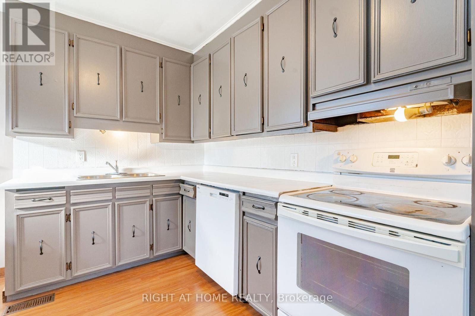 18200 Leslie St. Street, East Gwillimbury, Ontario  L9N 0M5 - Photo 13 - N12804616