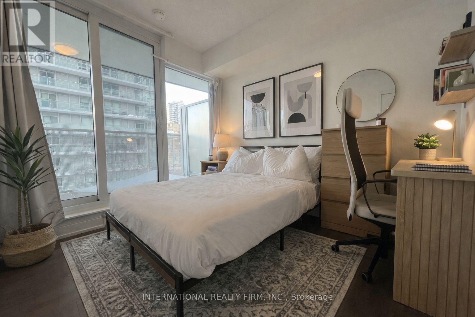 1002 - 89 Mcgill Street, Toronto, Ontario  M5B 0B1 - Photo 4 - C12722890